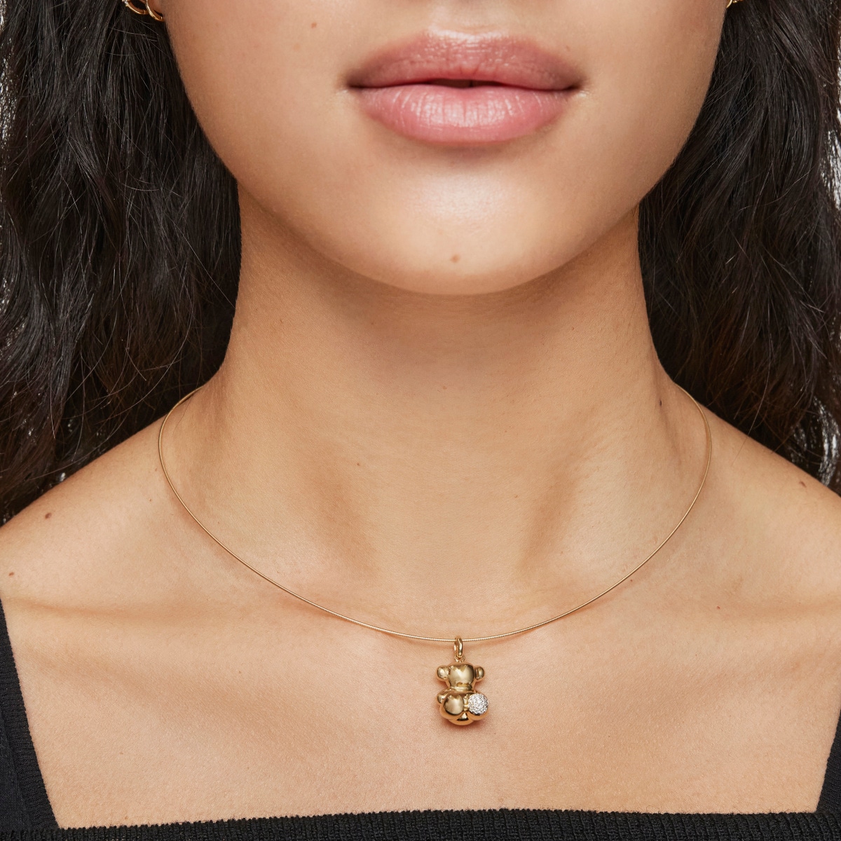 0,08ct-diamond and gold Bold Bear pendant