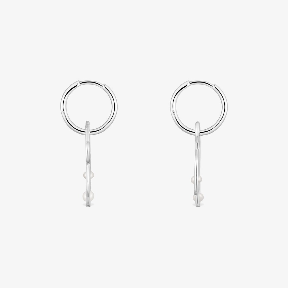 Kolczyki koła Tsuri ze srebra, z motywem misia i perłami hodowanymi