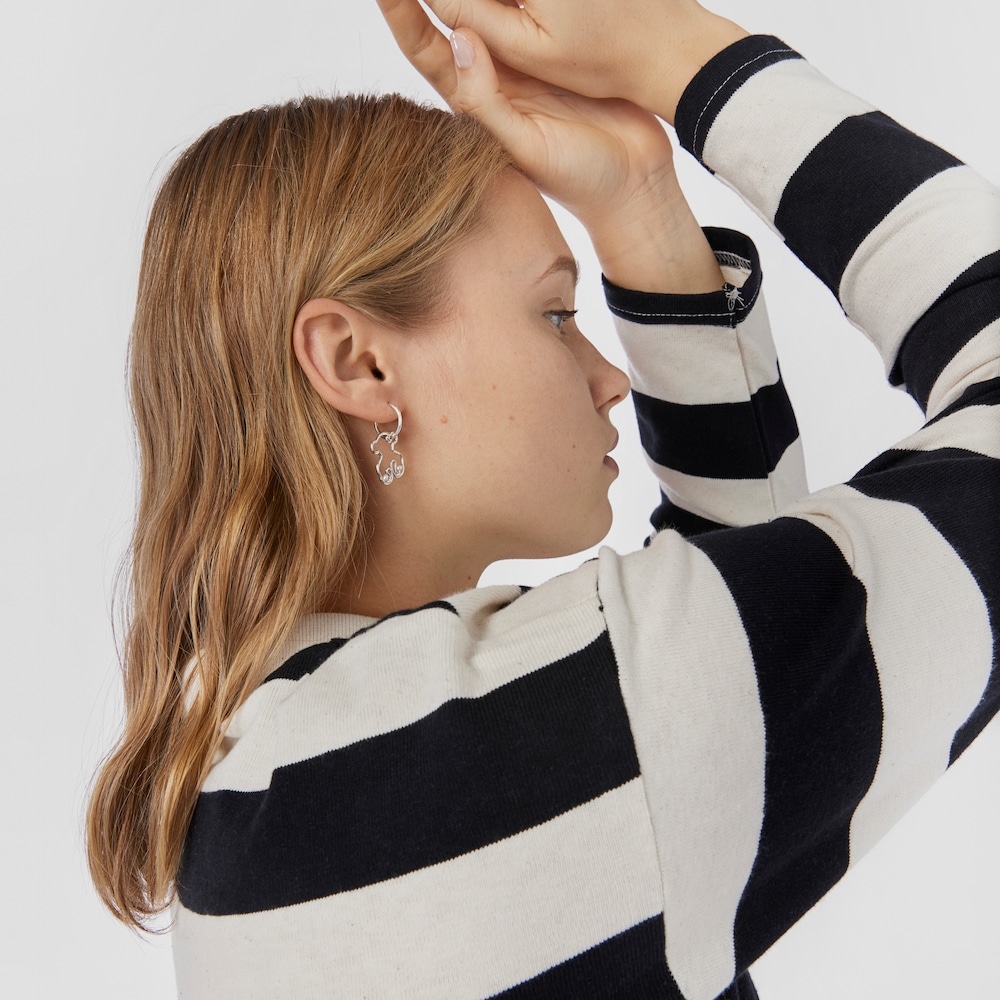 Silver Tsuri Bear hoop earrings with cultured pearls image number 4