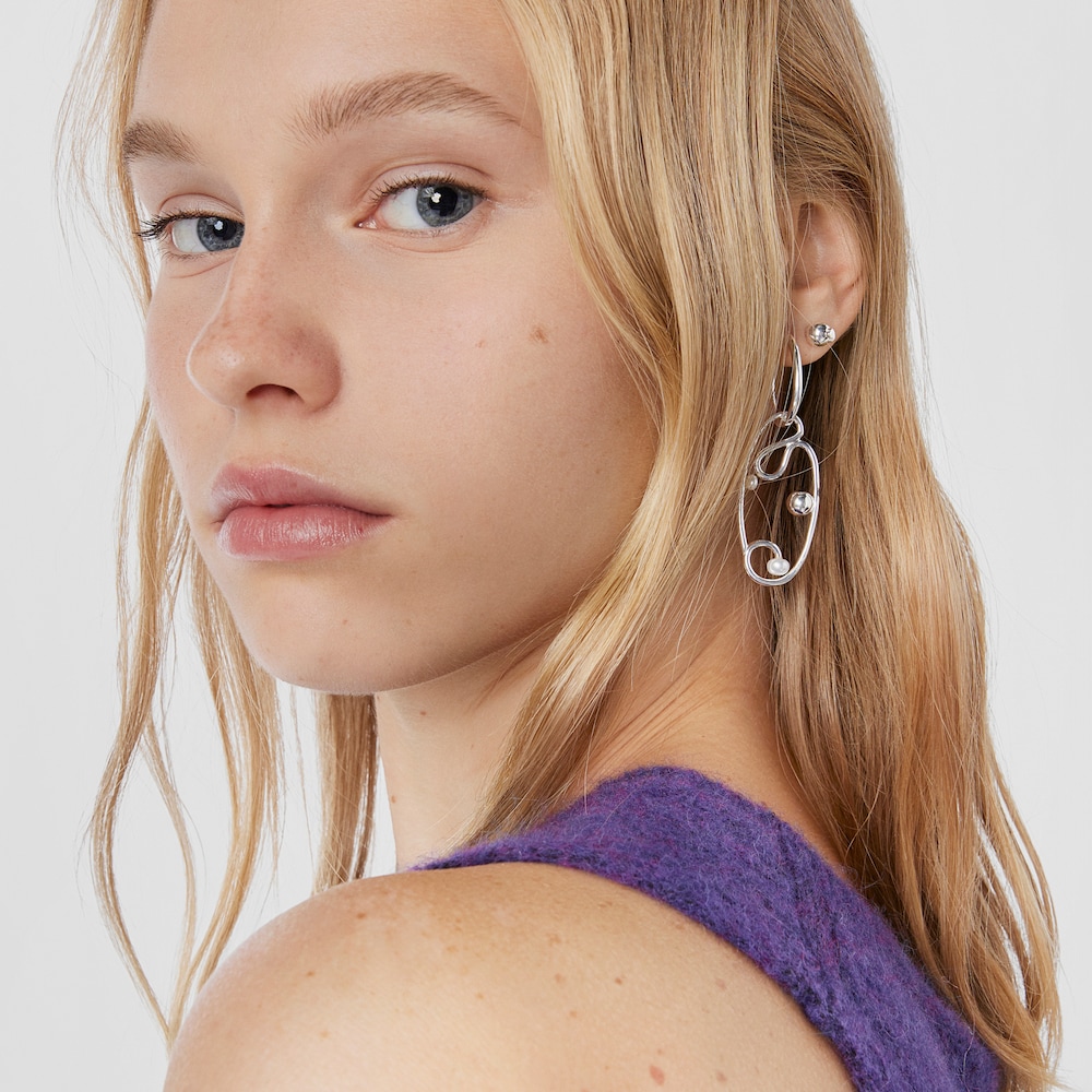 Silver Tsuri Hoop earrings with cultured pearls image number 4