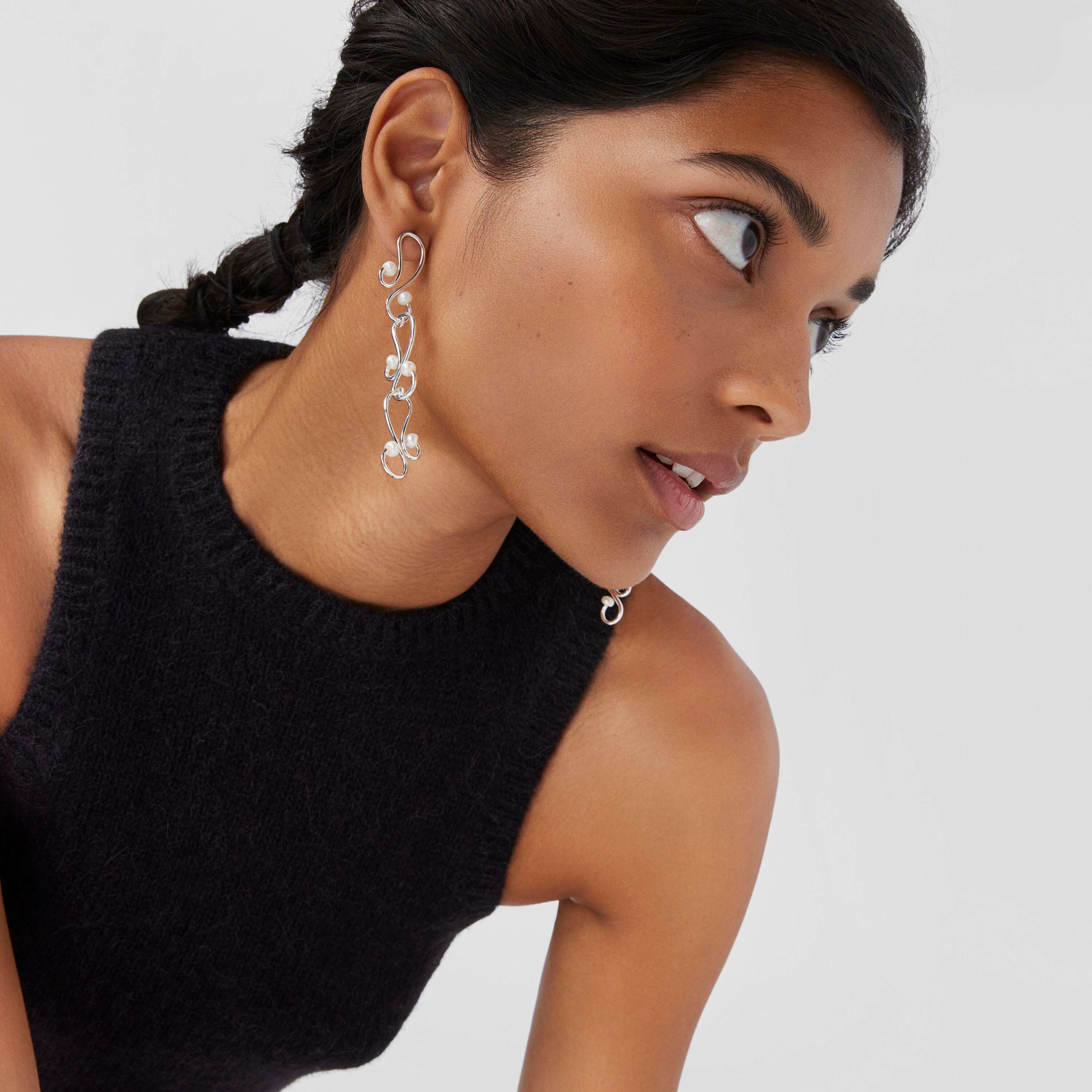 Pendientes largos con motivos de plata y perlas cultivadas Tsuri