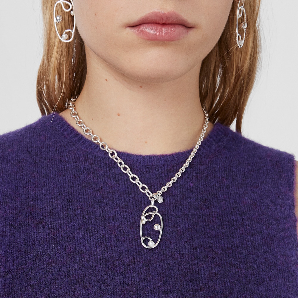 Stř&iacute;brn&yacute; Př&iacute;věsek Tsuri s&nbsp;uměle vypěstovan&yacute;mi perlami