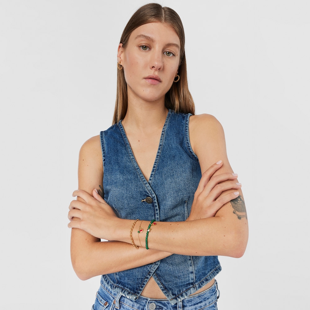 Pulsera el&aacute;stica de calcedonia y motivo con ba&ntilde;o de oro 18 kt sobre plata y flor Maga