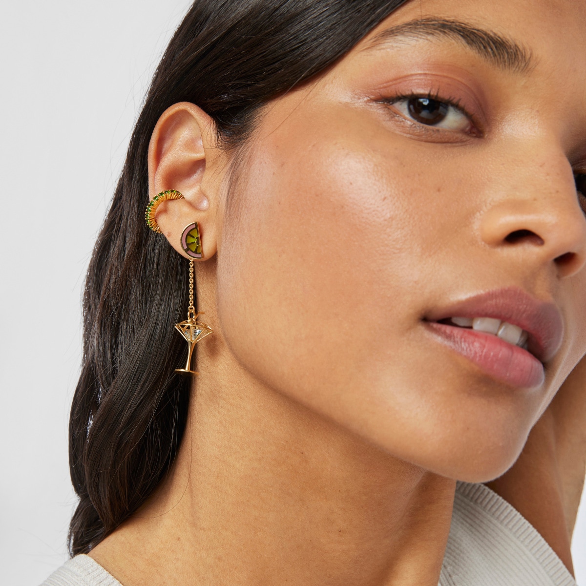 Earcuff con baño de oro 18 kt sobre plata y cromodiópsido TOUS Straight