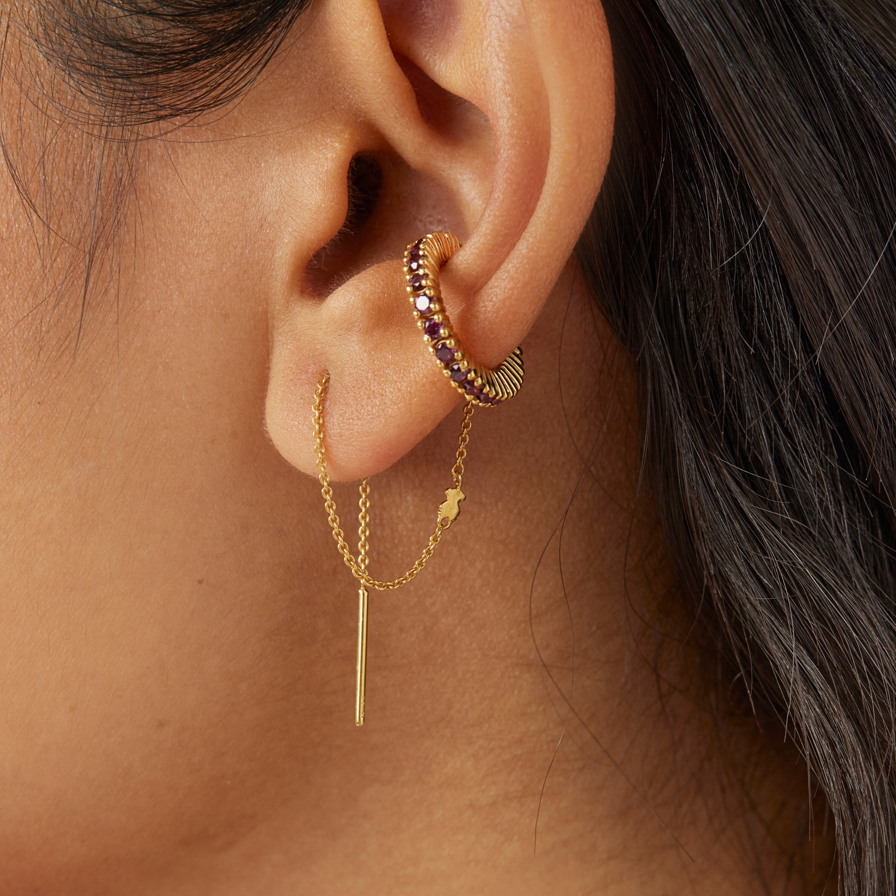 Pendientes earcuff con baño de oro 18 kt sobre plata y rodolitas TOUS Straight