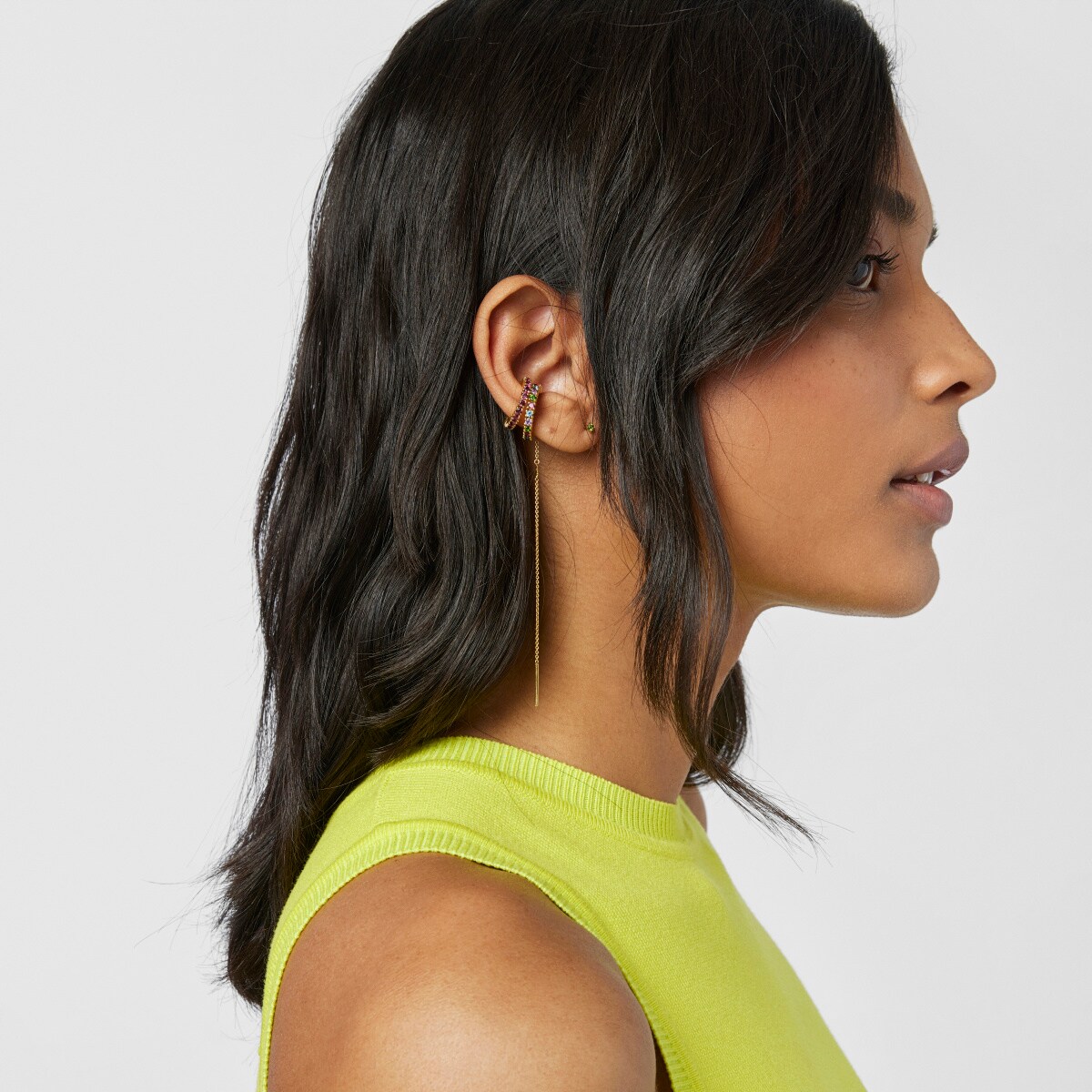 Earcuff con baño de oro 18 kt sobre plata y rodolitas TOUS Straight