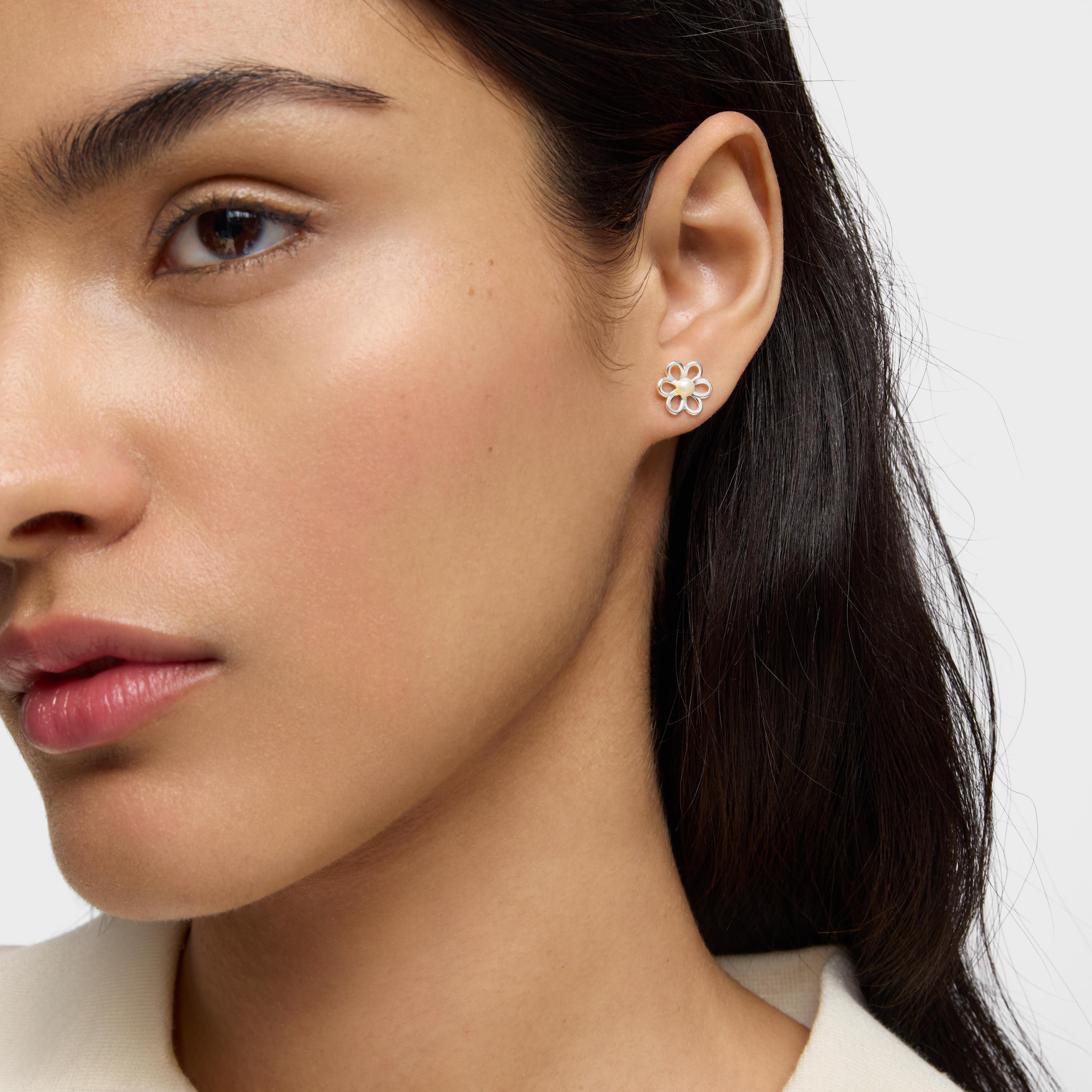 Silver and 0,35cm. pearls TOUS Maggie Earrings with Flower motif