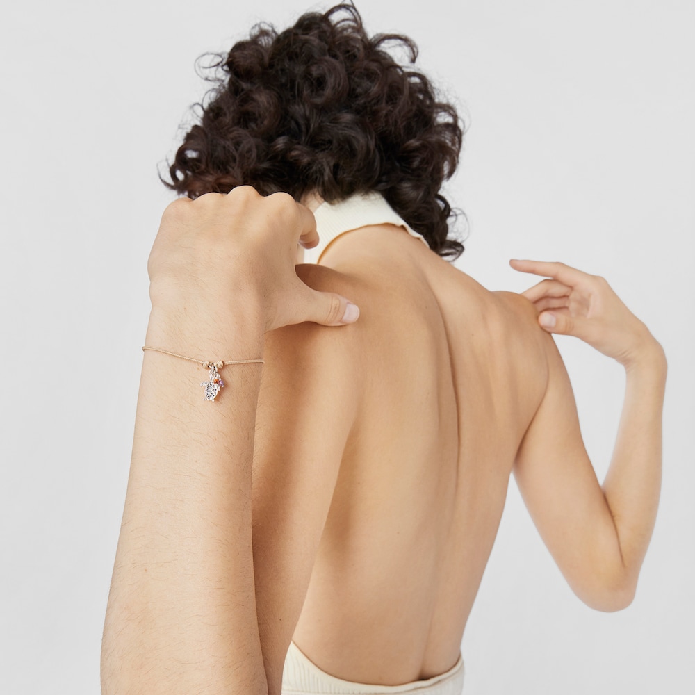 Pulsera de cord&oacute;n beige con motivo tortuga y gemas Save Ocean