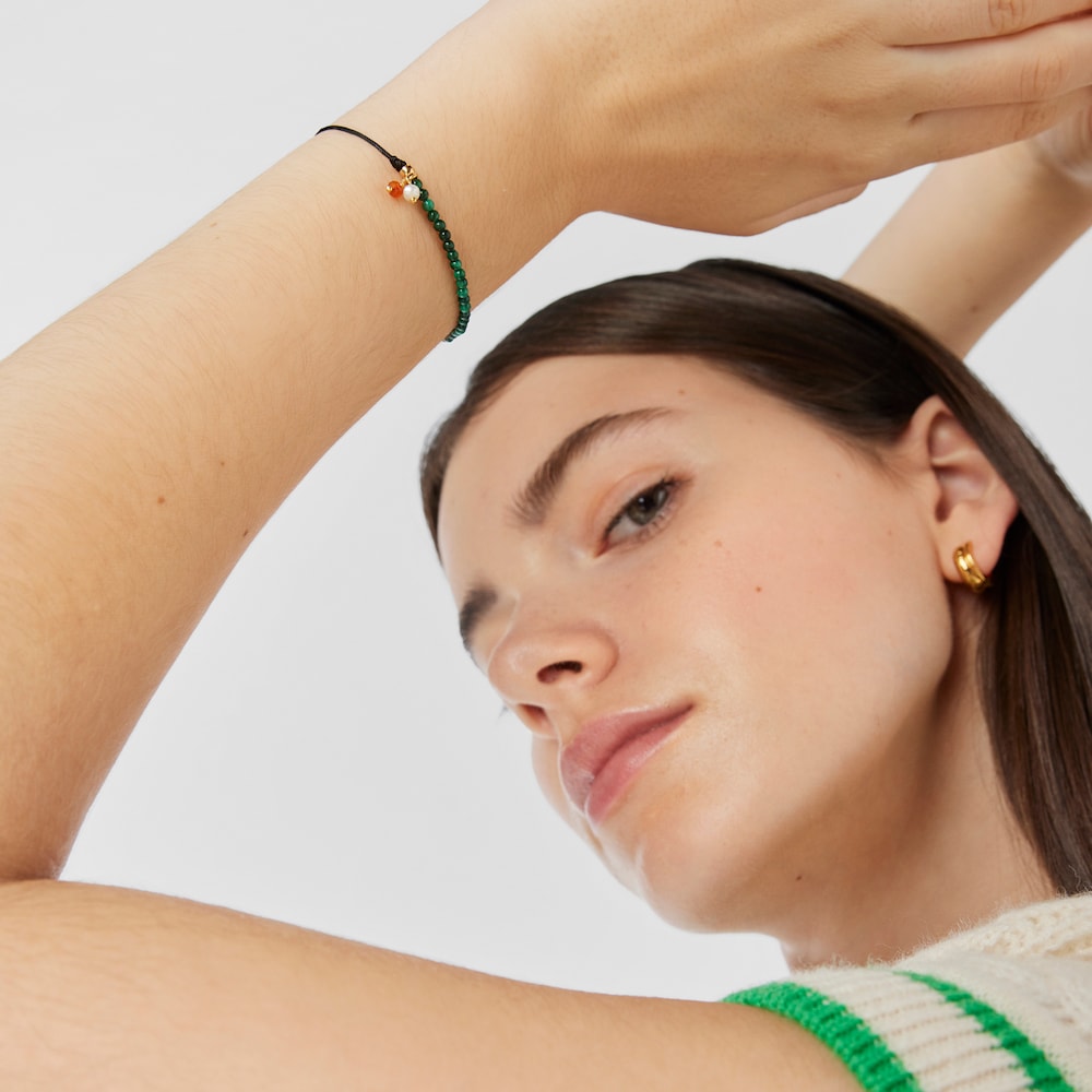 Bransoletka Camille z czarnego nylonu, z malachitami