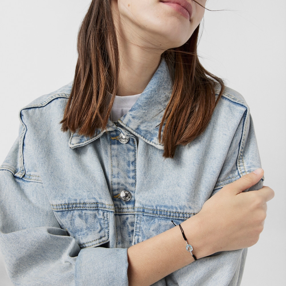 N&aacute;ramok z kolekcie Color Kings z bieleho zlata s top&aacute;som