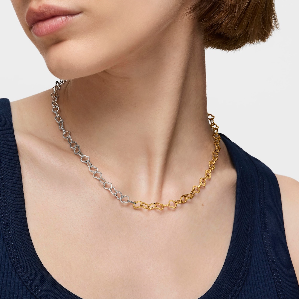 Dvojfarebn&yacute; priliehav&yacute; n&aacute;hrdeln&iacute;k TOUS Carrusel s mot&iacute;vom medved&iacute;ka