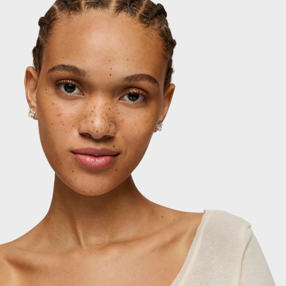 Nausznica Mini Icons wykonana ze srebra z prętem i charmsami