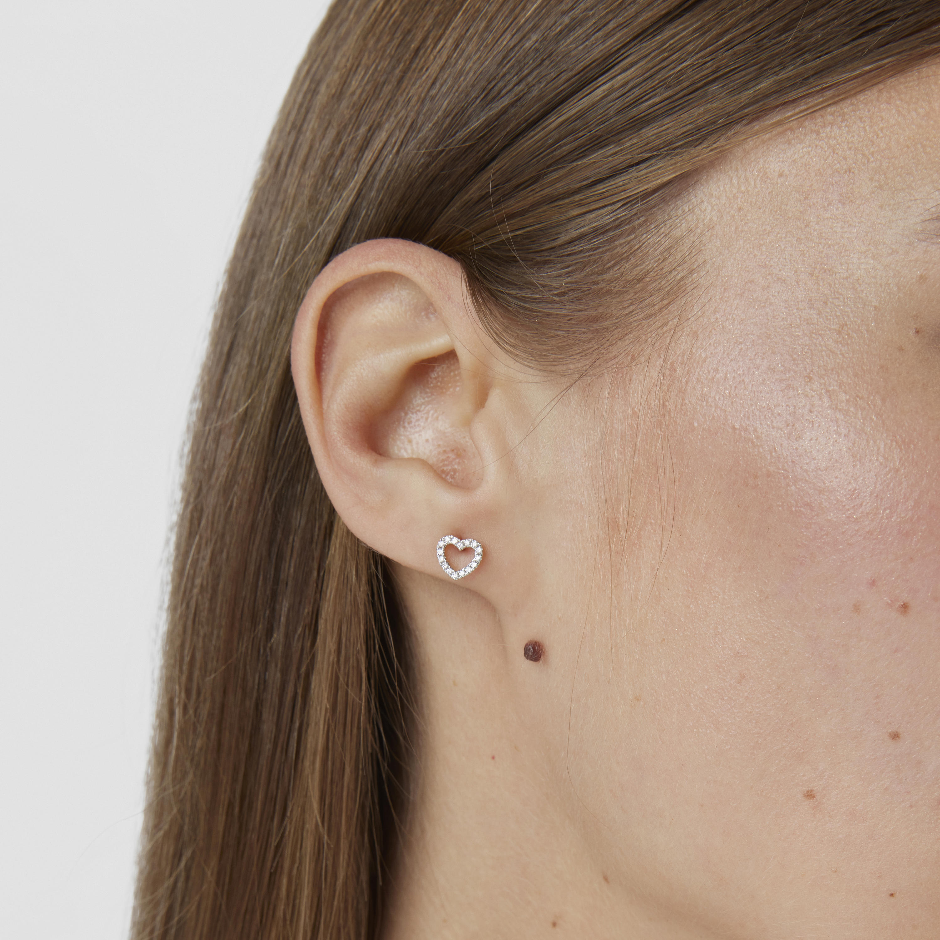White Gold Les Classiques heart Earrings with Diamonds
