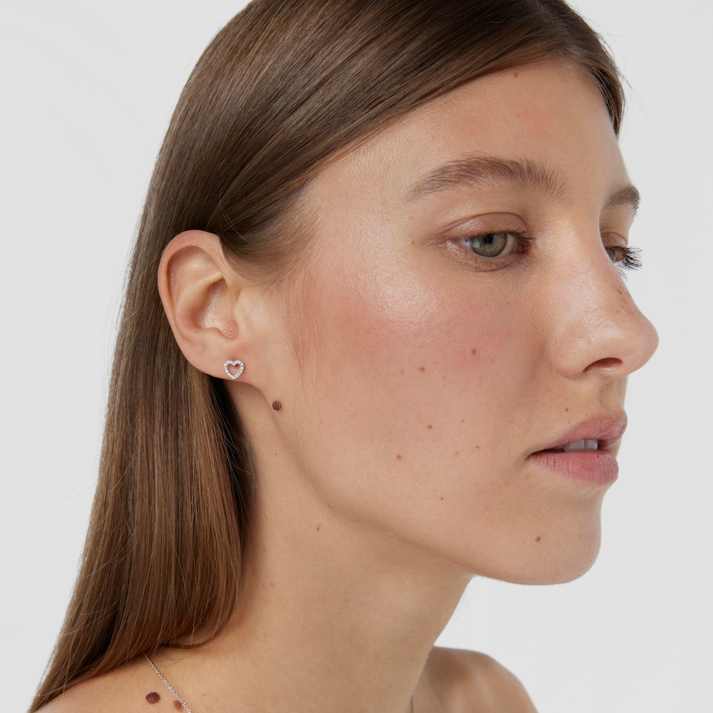 Aretes Les Classiques coraz&oacute;n de Oro blanco con Diamantes