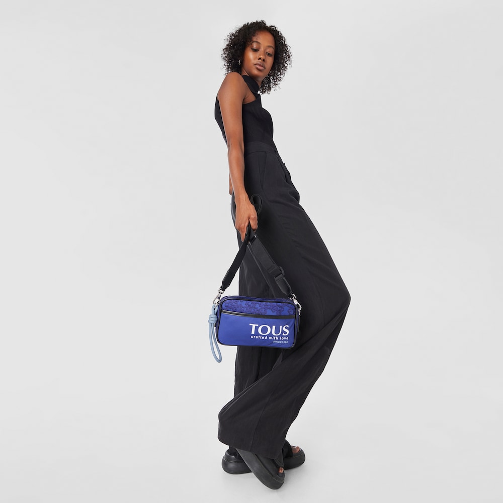 Purple-colored nylon Kaos Mini Evolution crossbody reporter bag image number 4