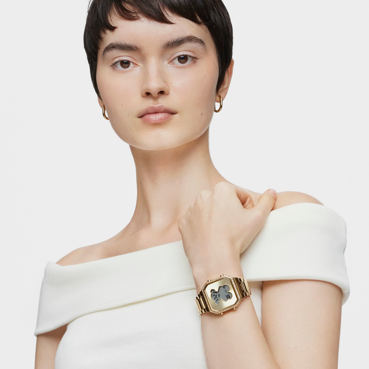 Reloj digital con brazalete de acero IPG dorado y zirconitas D-BEAR