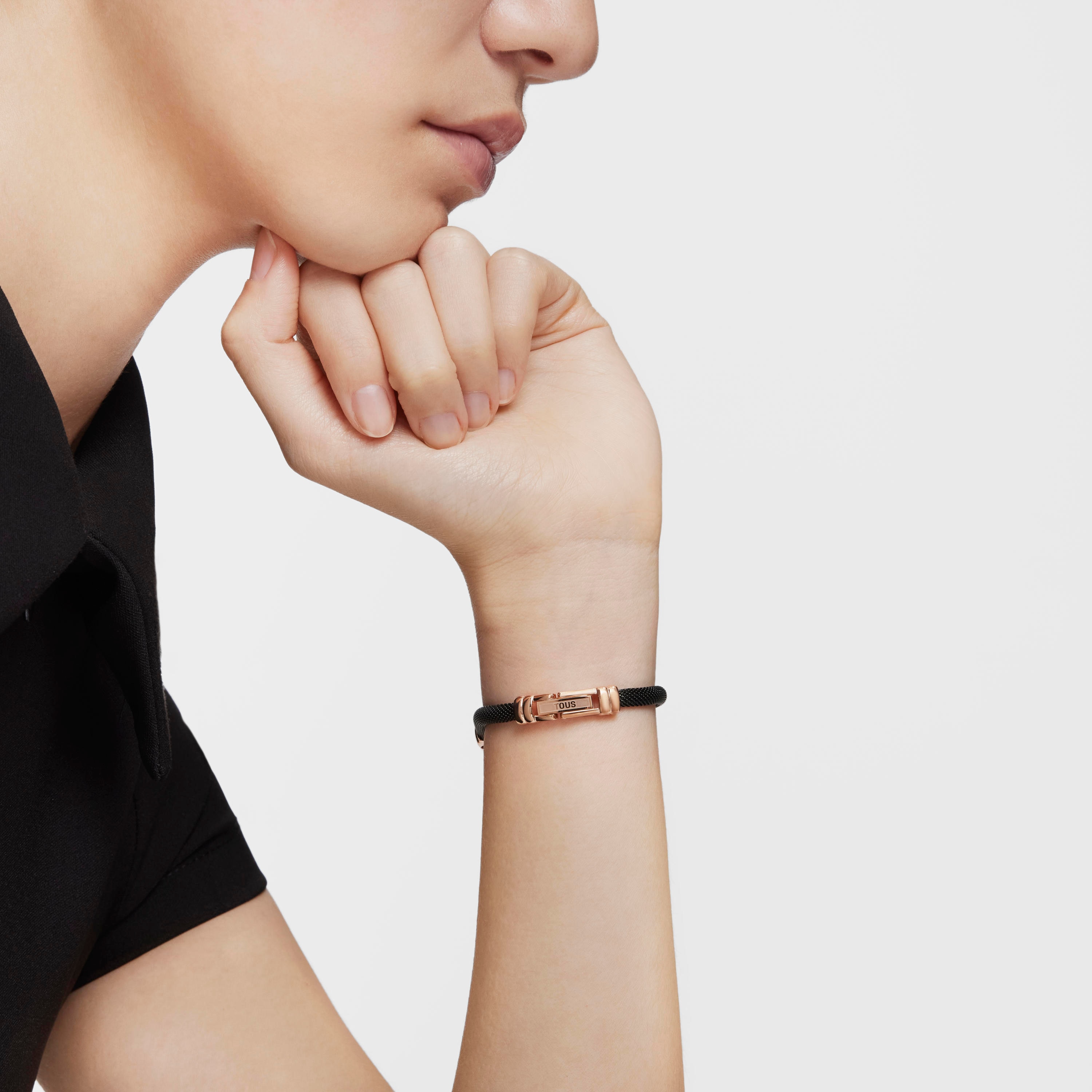 Analog Watch with black IP steel bracelet and rose-colored IPRG steel case TOUS Hold Oval