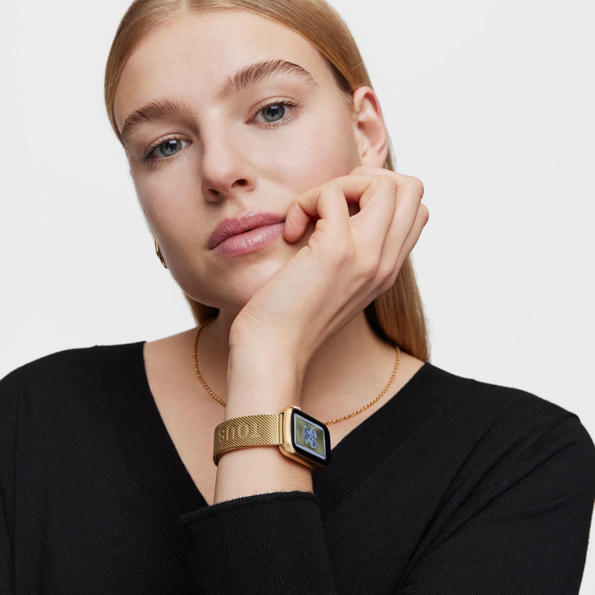 Smartwatch with gold-colored IPG steel bracelet and gold-colored IPG aluminum case TOUS T-Band Mesh