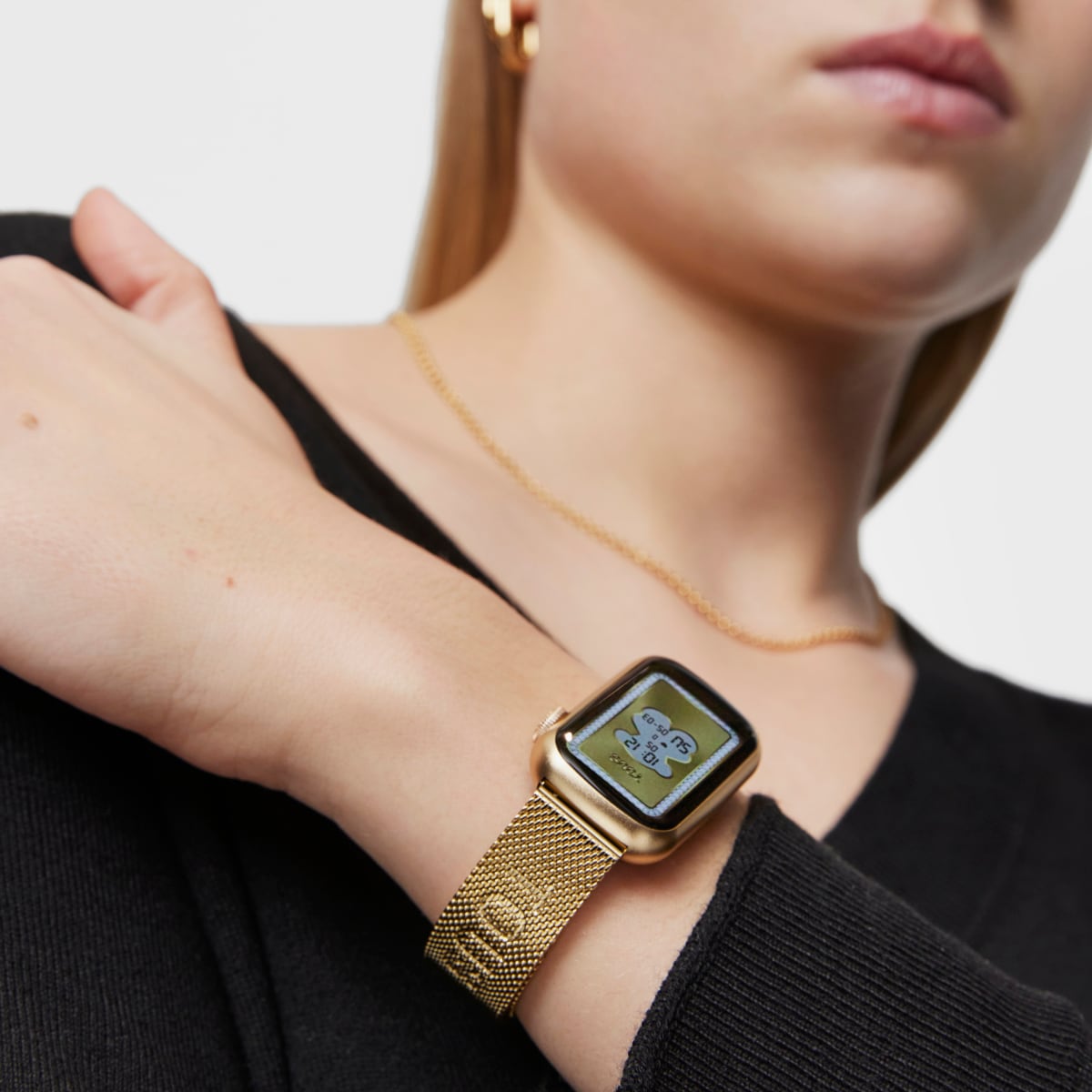 Smartwatch with gold-colored IPG steel bracelet and gold-colored IPG aluminum case TOUS T-Band Mesh
