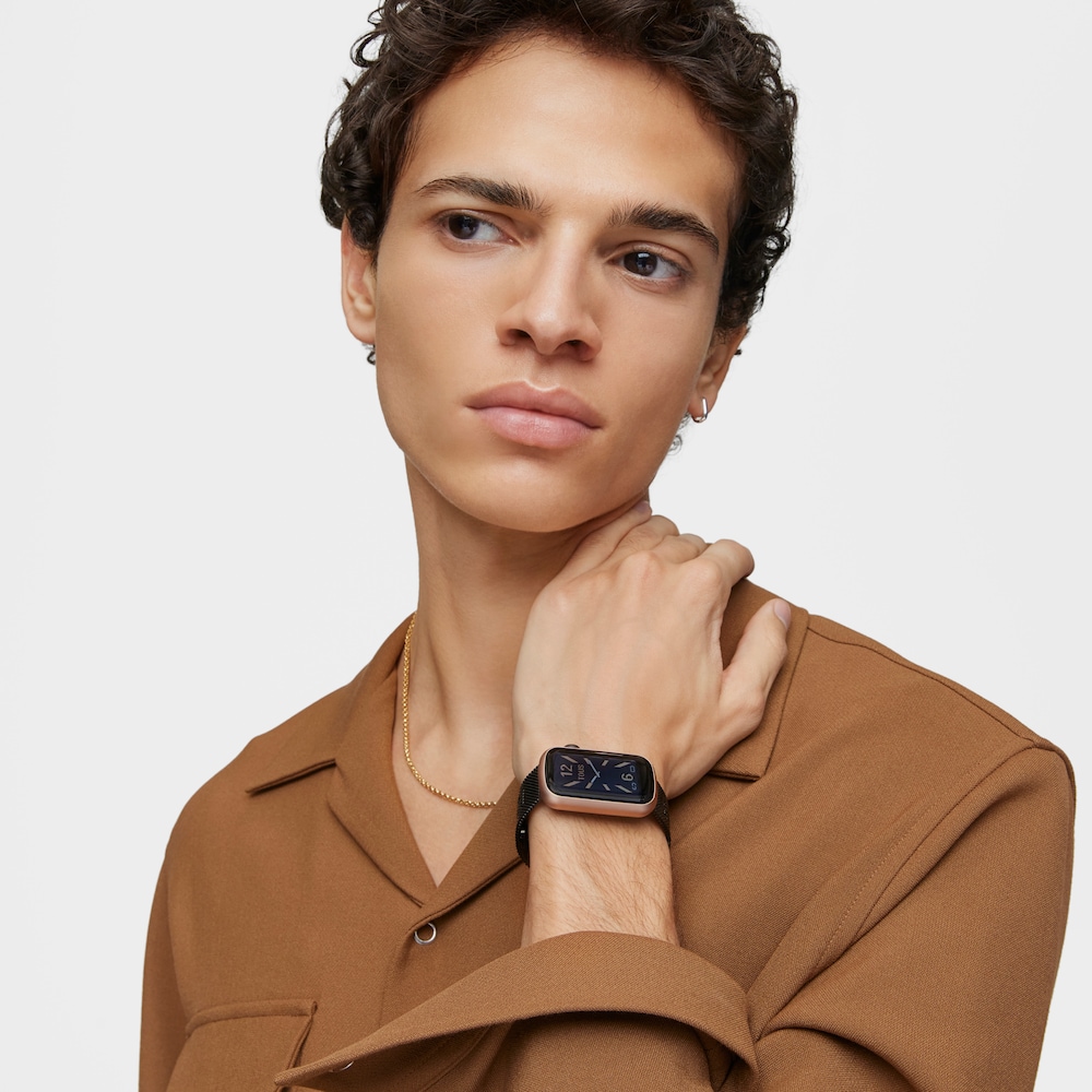 Montre connect&eacute;e avec bracelet en acier IP gris et bo&icirc;tier en aluminium couleur IPRG ros&eacute; TOUS T-Band Mesh