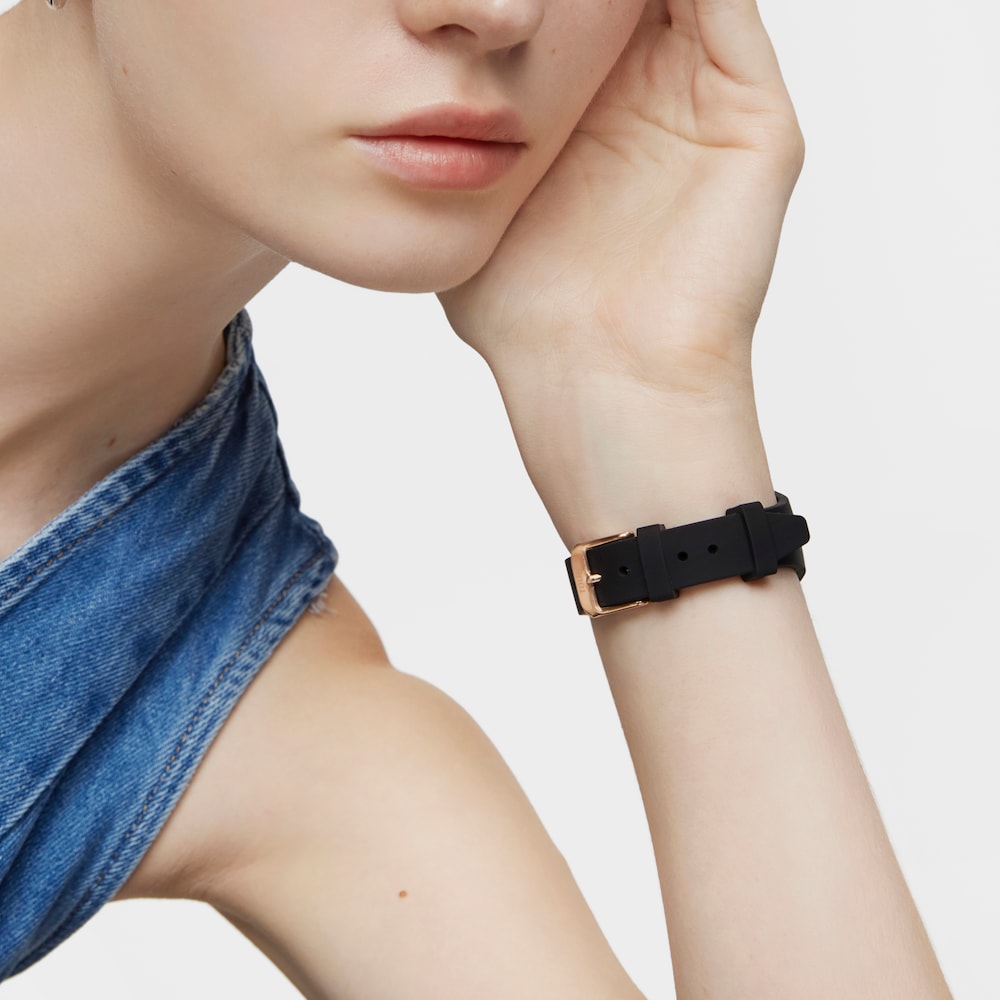 Reloj digital con correa de silicona en color negro y caja de acero IPRG rosado TOUS B-Time