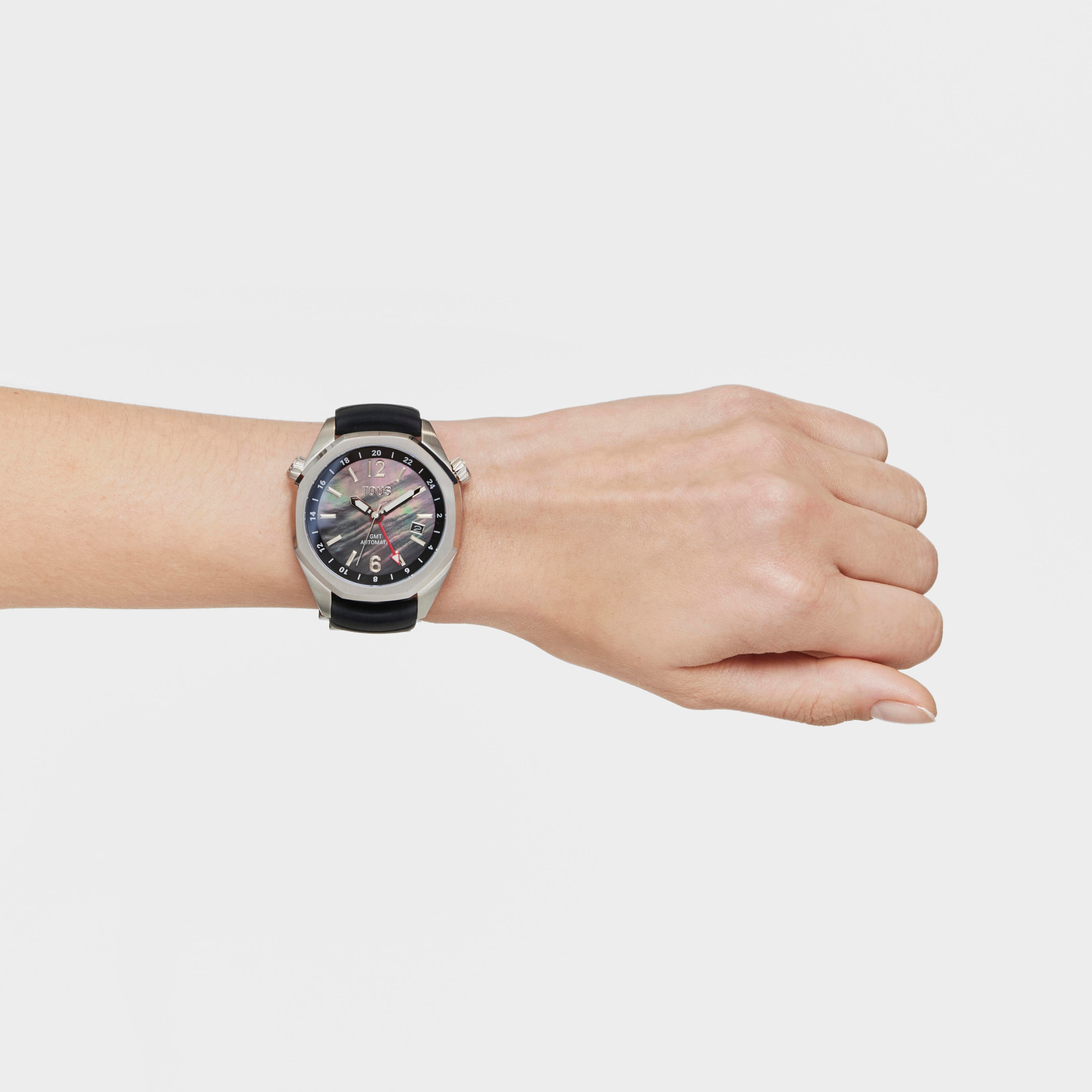 gmt automatic Watch with black silicone strap, steel case and mother-of-pearl face TOUS Now.