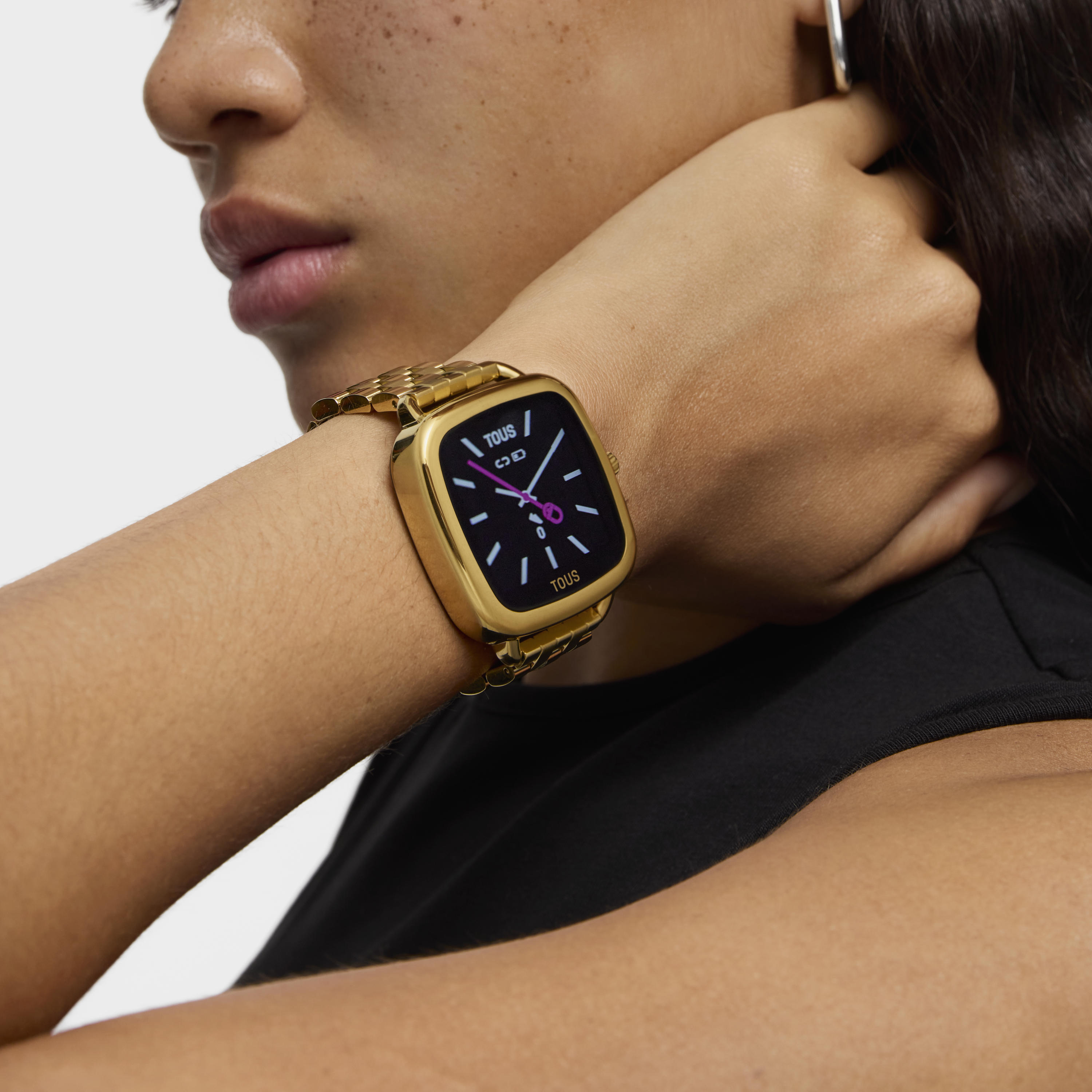 Reloj smartwatch con brazalete de acero IPG dorado D-Connect