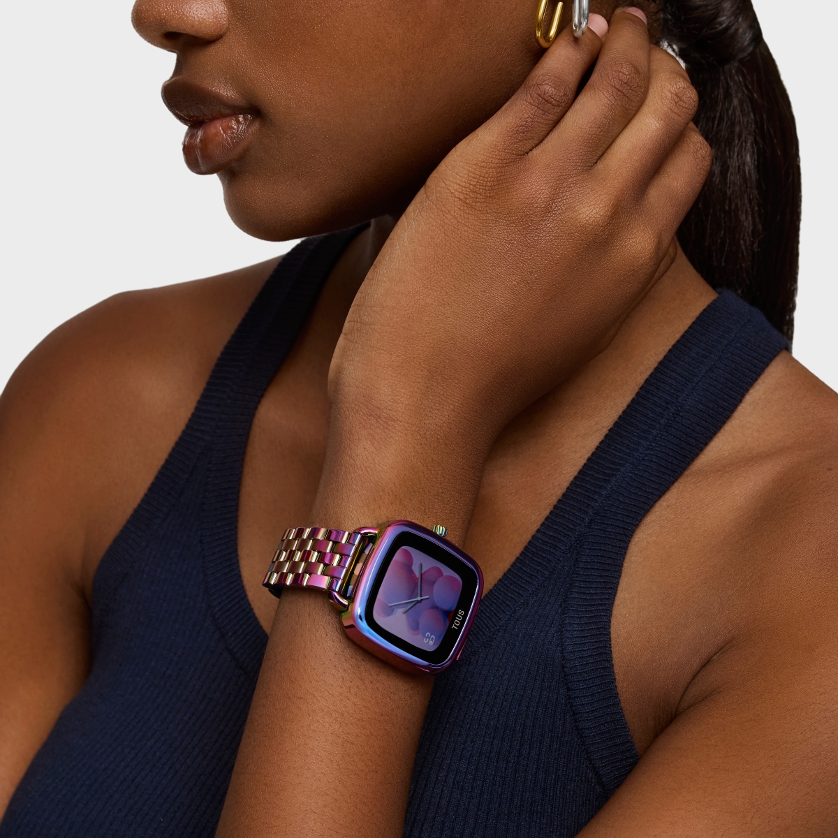 Smartwatch with iridescent IP steel bracelet D-Connect