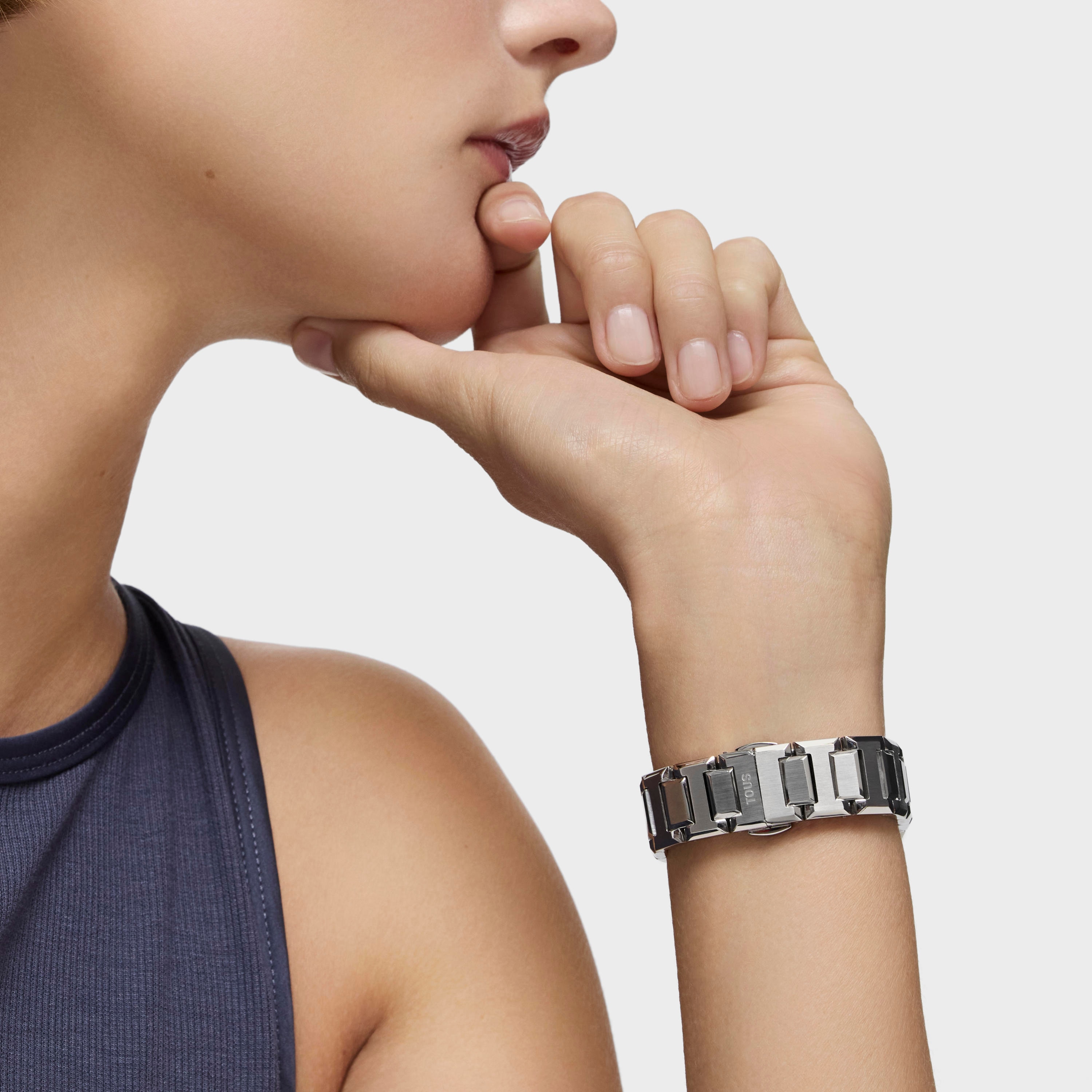 Reloj analógico con brazalete de aluminio Karat