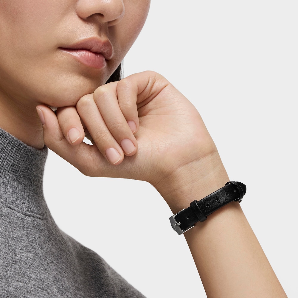 Reloj con movimiento suizo anal&oacute;gico de acero con 0,54 ct en diamantes y brazalete de piel negra Les Classiques