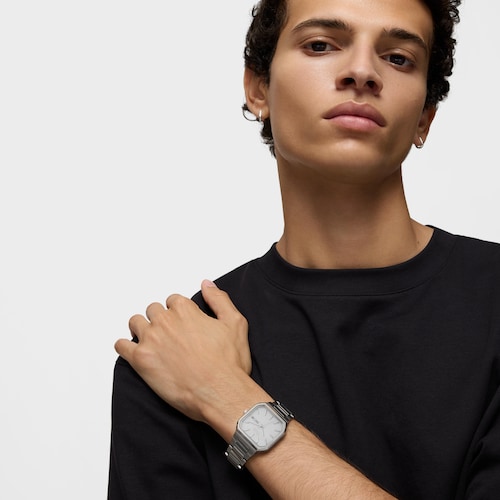 Reloj analógico con brazalete de aluminio Lit