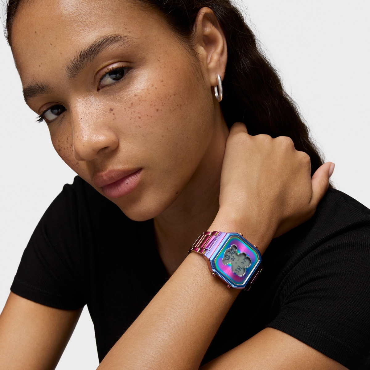Reloj digital con brazalete de acero IP iridiscente D-Bear