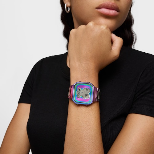 Reloj digital con brazalete de acero IP iridiscente D-Bear