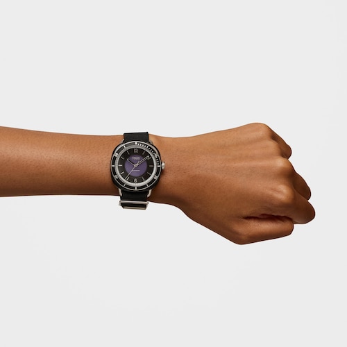 Reloj analógico de acero con brazalete elástico en color blanco Osier