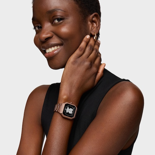 Smartwatch with brown steel bracelet and zirconias B-Connect