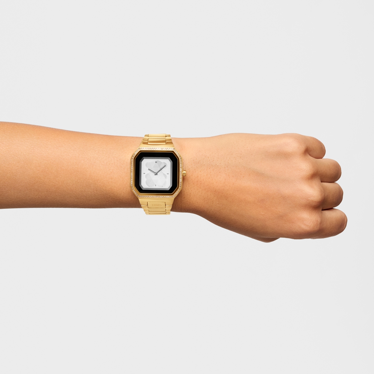 Smartwatch with gold-colored steel bracelet and zirconias B-Connect