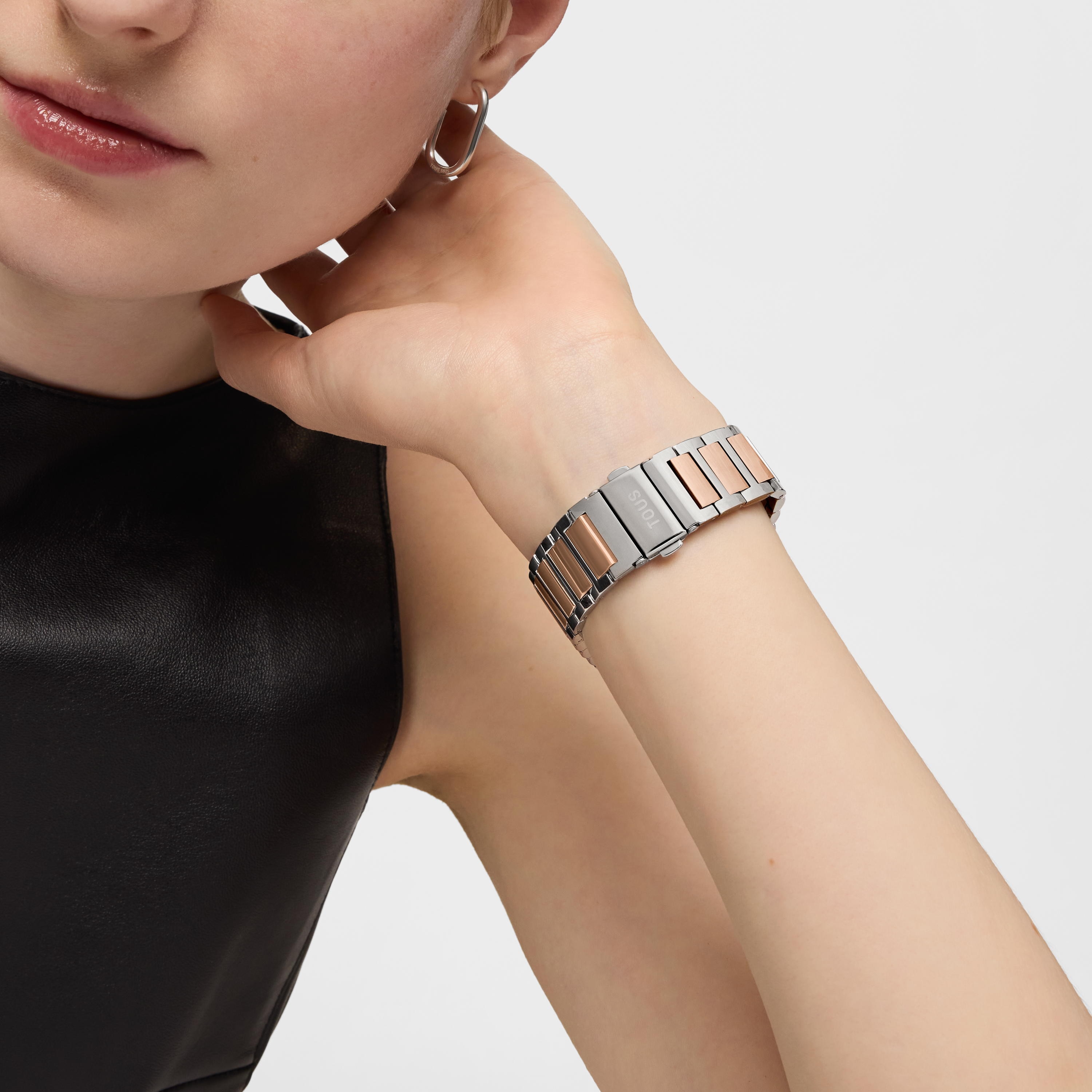 Reloj smartwatch con brazalete de acero, acero rosa y zirconitas B-Connect