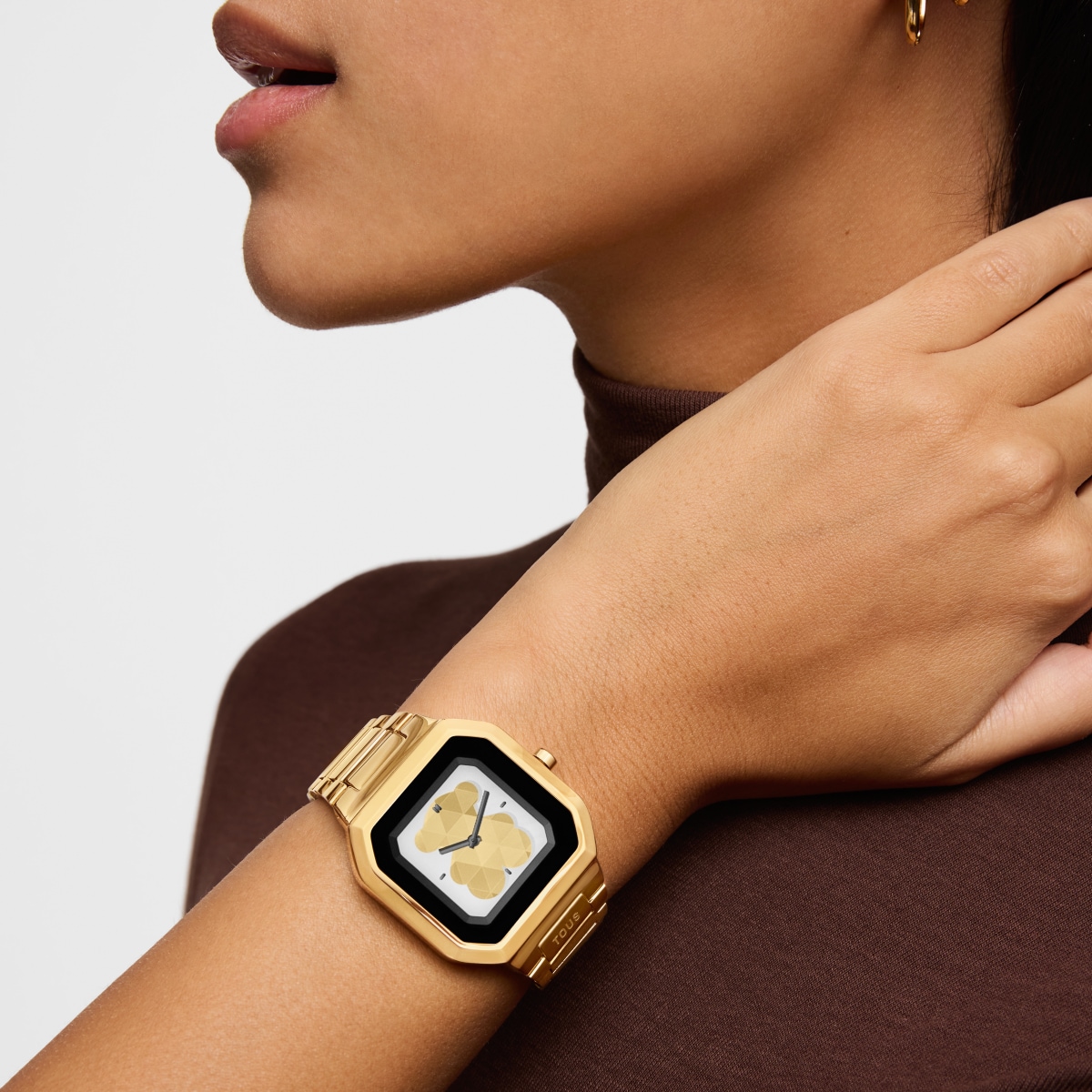 Smartwatch with gold-colored steel bracelet B-Connect
