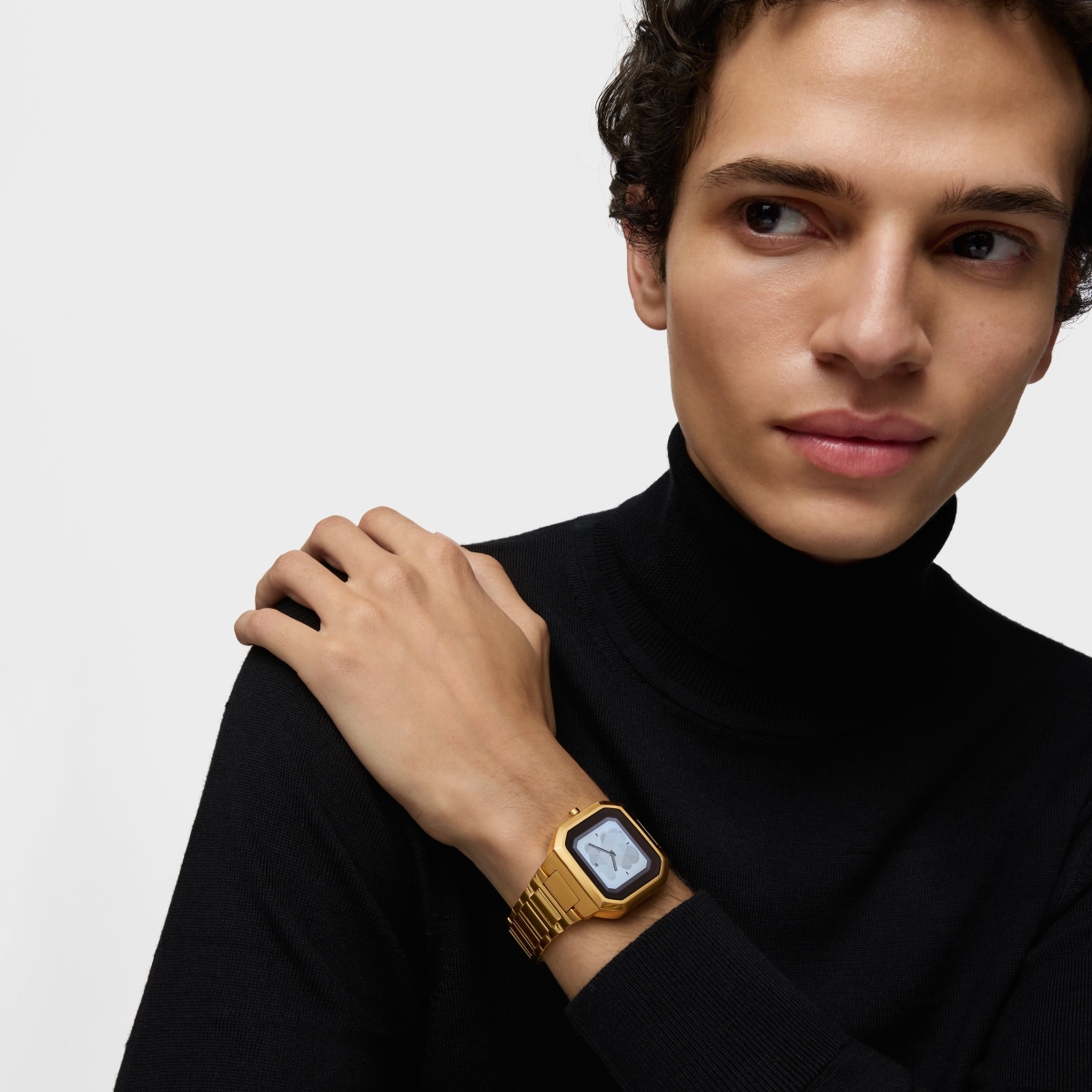Smartwatch with gold-colored steel bracelet B-Connect