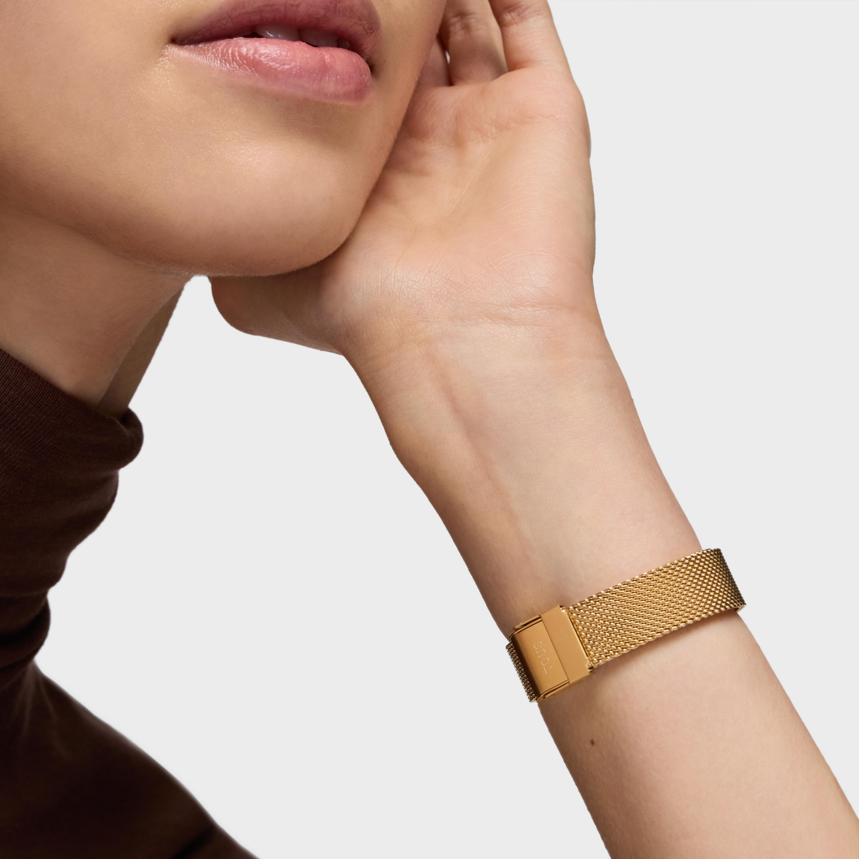 Reloj digital con brazalete de acero dorado D-Logo Mini