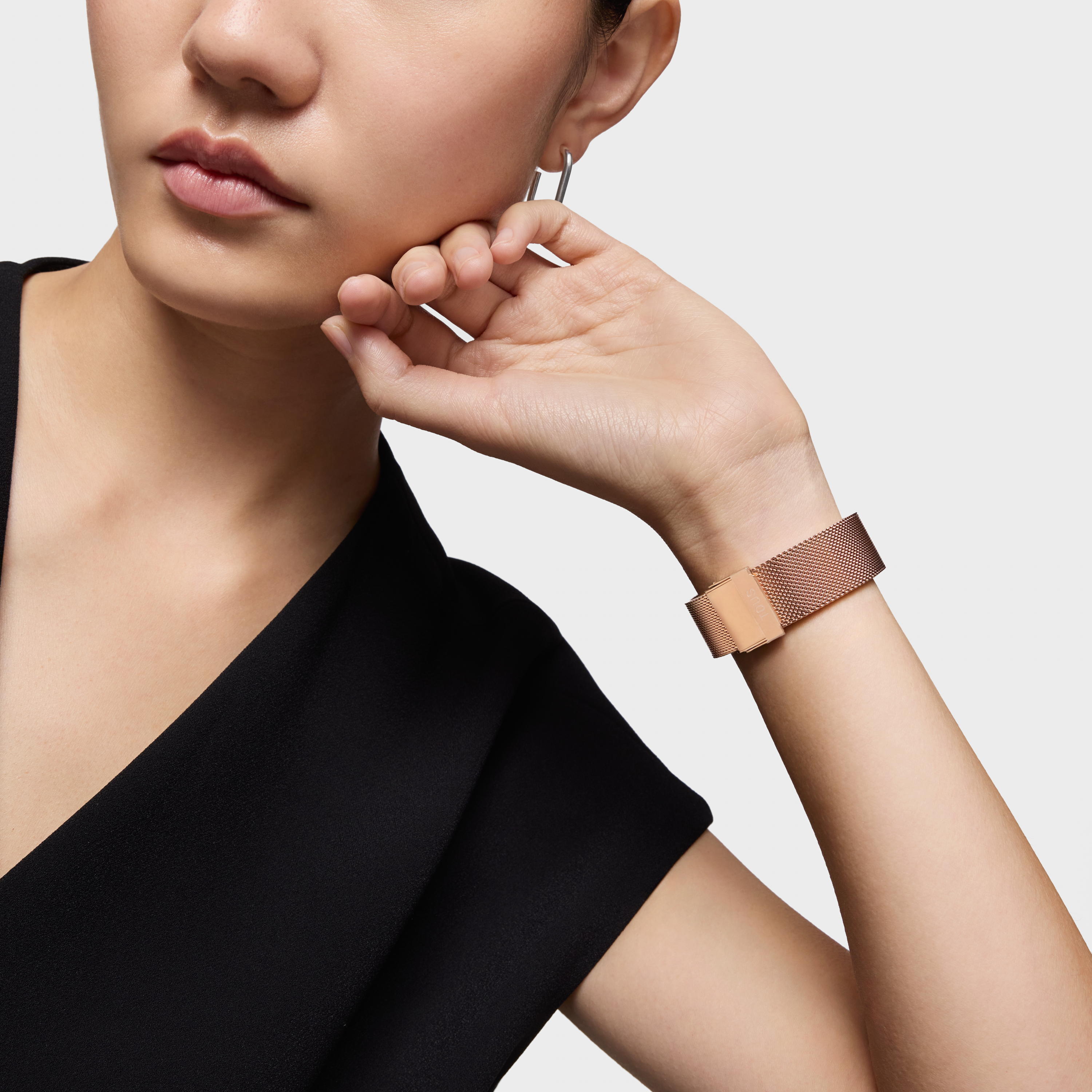 Reloj analógico con brazalete de acero y acero rosa Karat Round Mesh