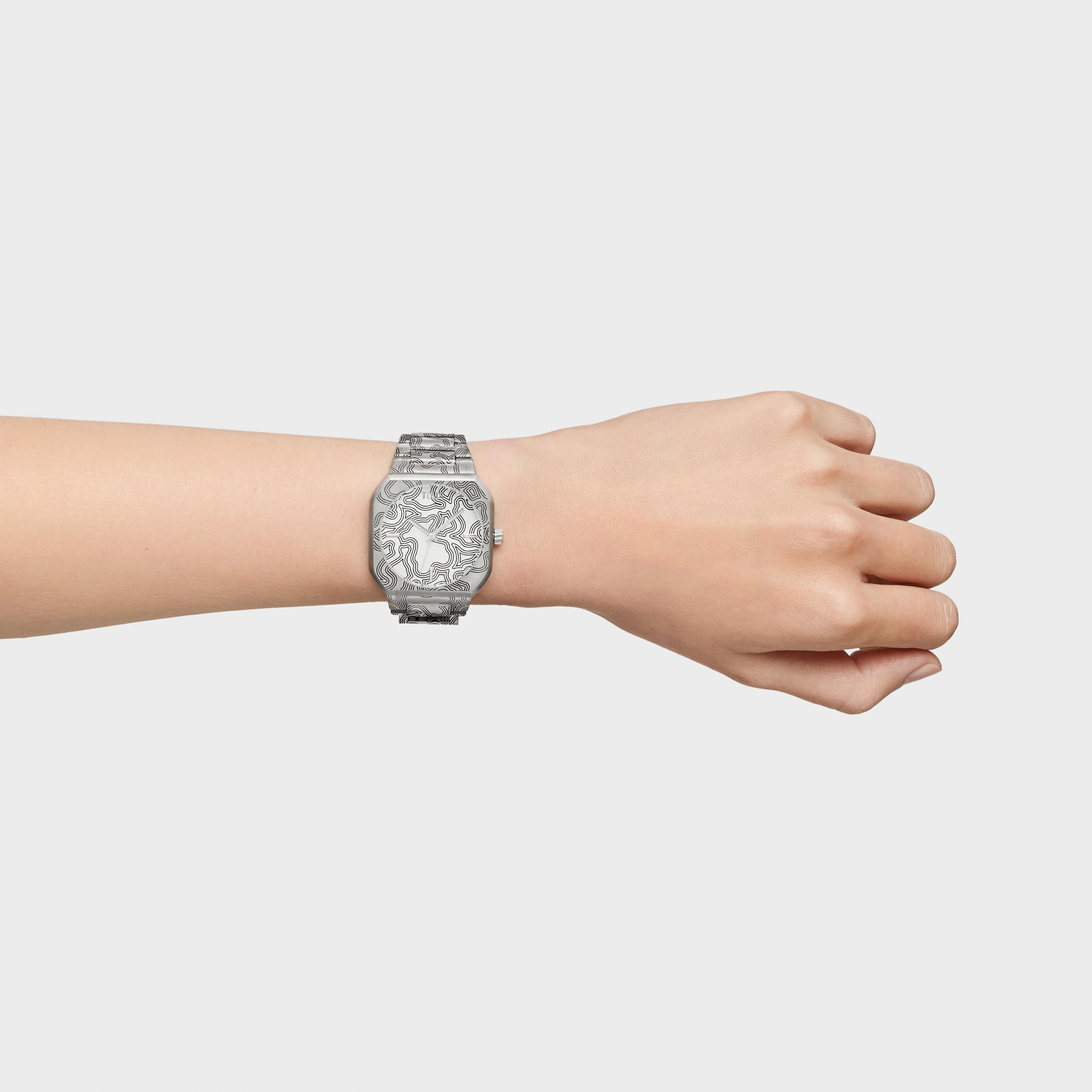 Analog Watch with embossed steel bracelet Lit