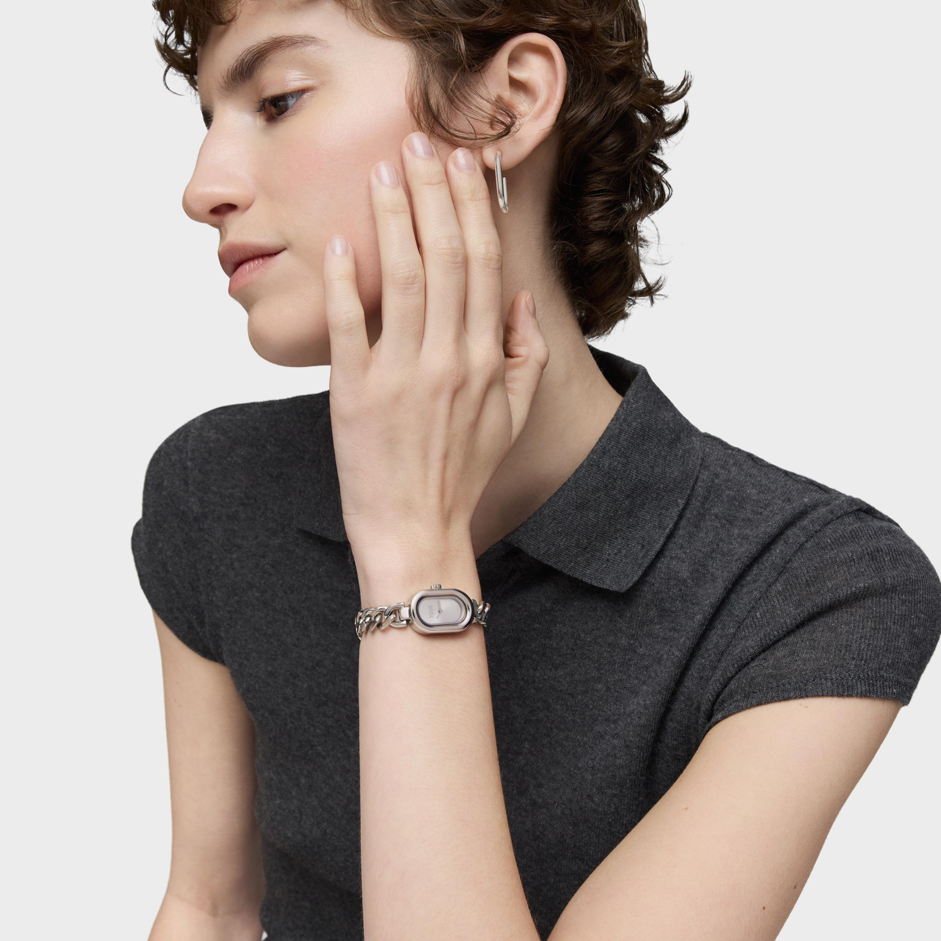 Analog jeweled Watch with steel chain bracelet Oval Time