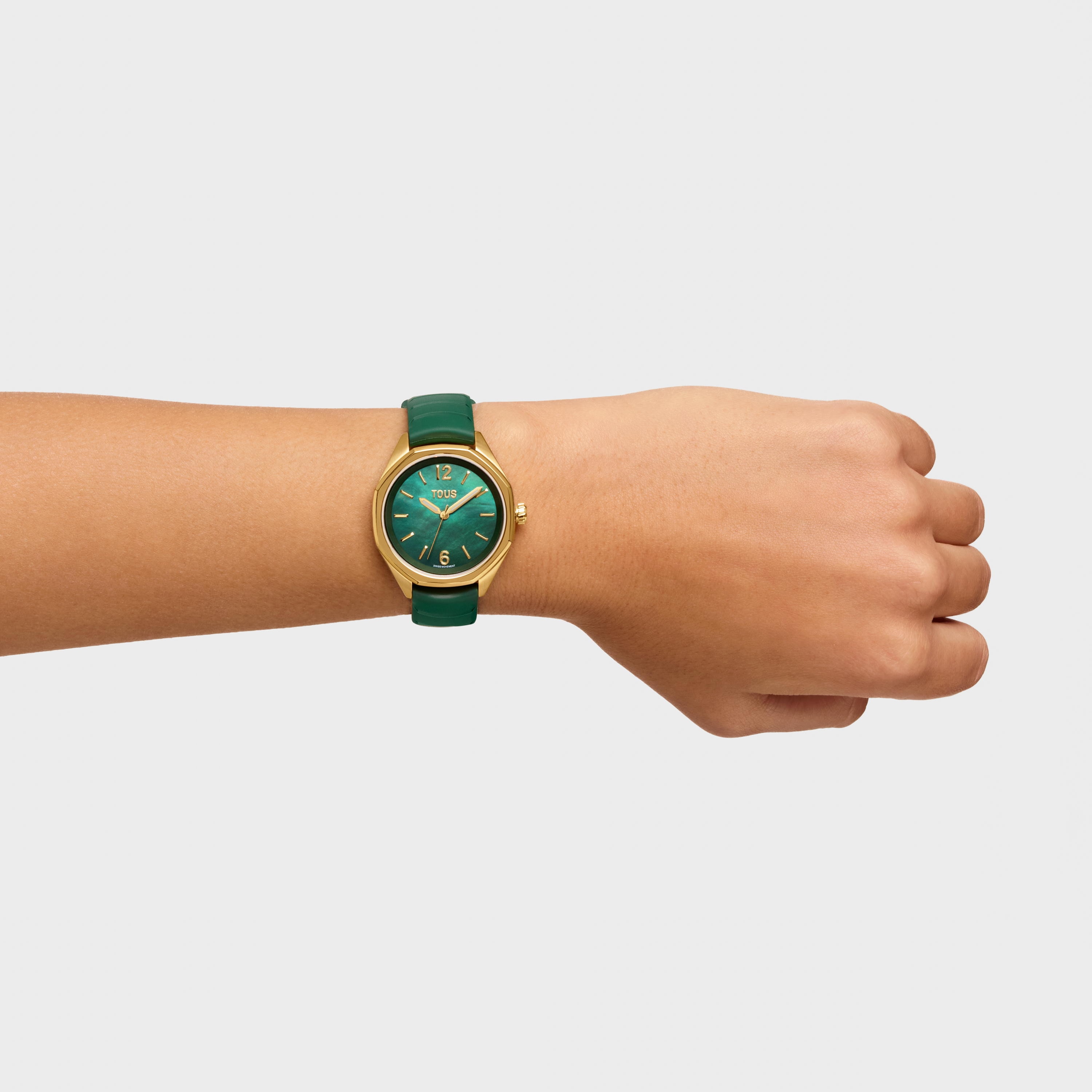 Reloj bicolor analógico con movimiento suizo, esfera de nácar y correa de caucho verde TOUS Now Lady