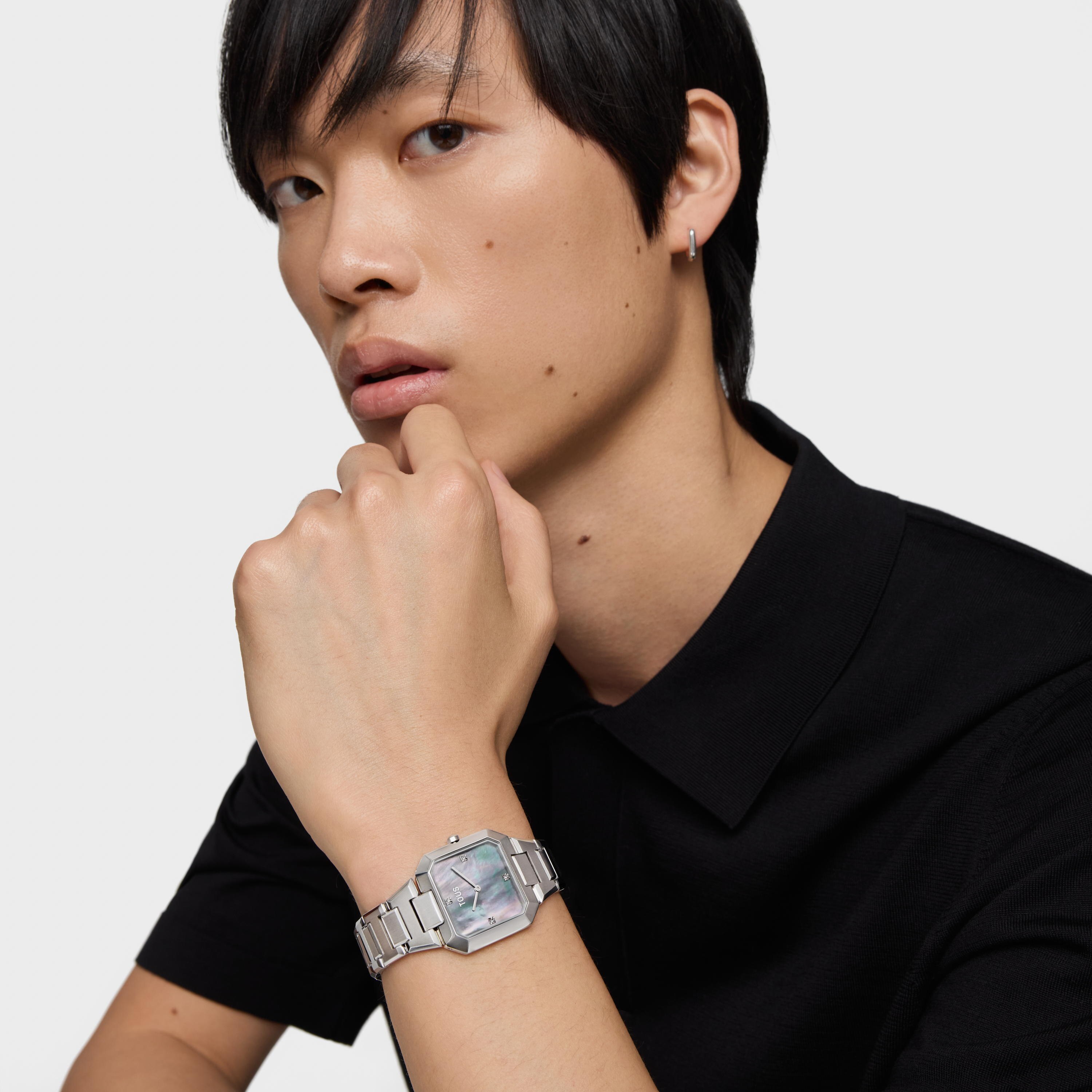 Analog watch with steel bracelet and mother-of-pearl face Karat