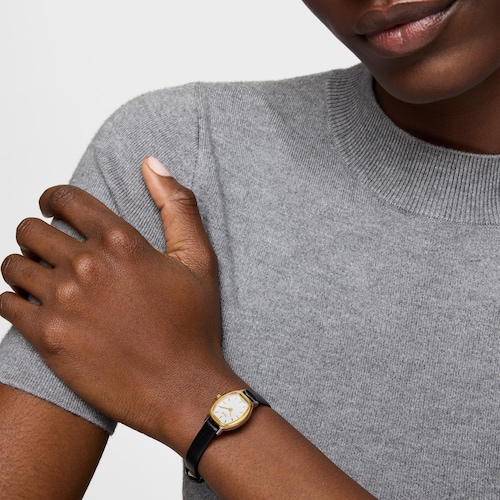 Reloj oval con movimiento suizo analógico de acero, oro 14 kt y brazalete de piel Les Classiques Mini