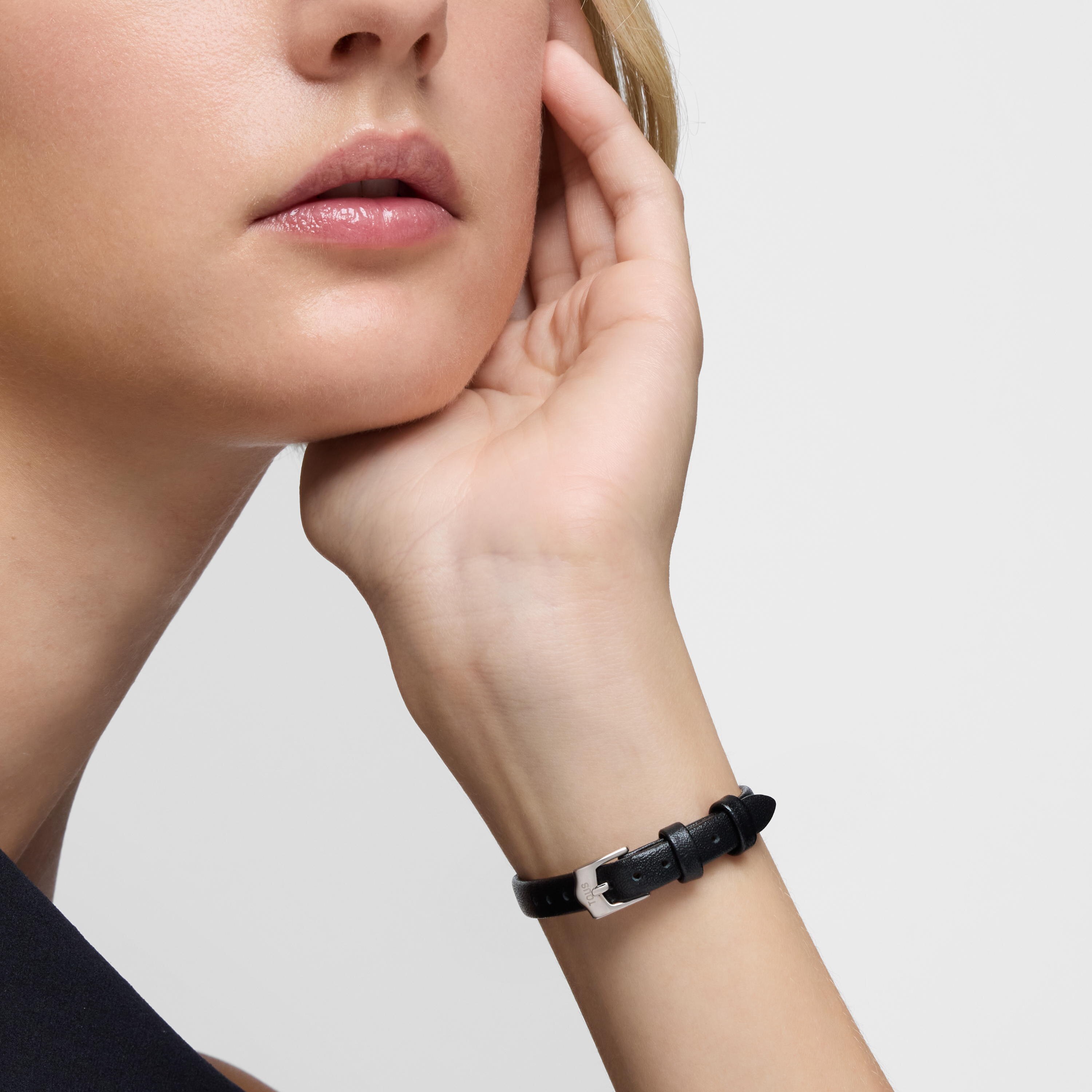 Watch with Swiss analog movement made of steel, 14 kt gold, and leather strap Les Classiques Mini
