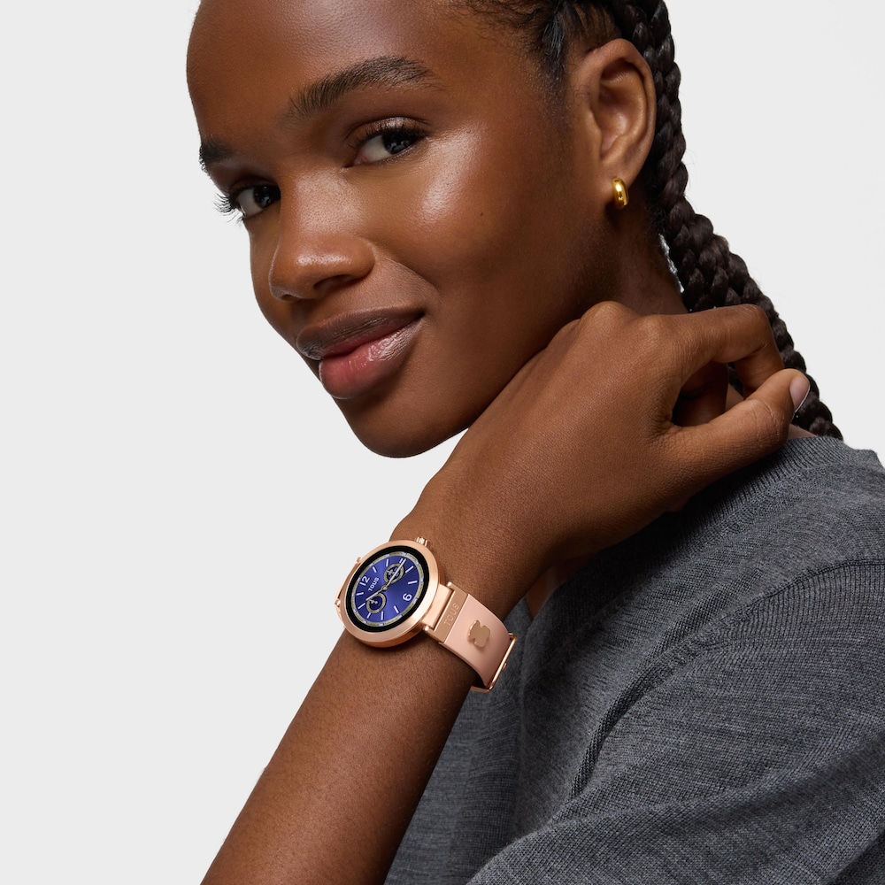 Rellotge de polsera smartwatch amb corretja nude i motius d&rsquo;acer rosat TOUS S-CONNECT CHARMS