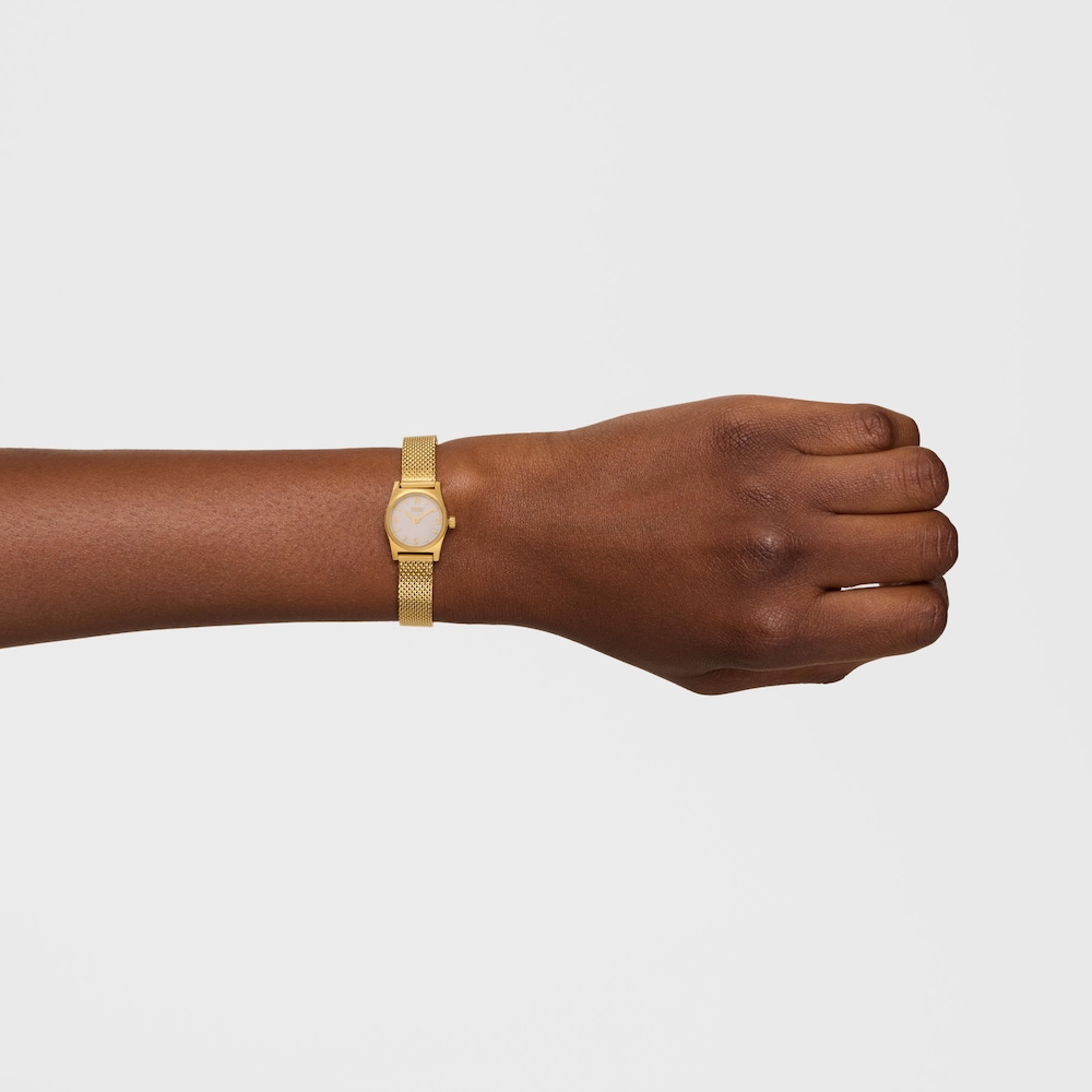 Reloj anal&oacute;gico con brazalete de acero dorado y esfera de n&aacute;car EPIC MINI