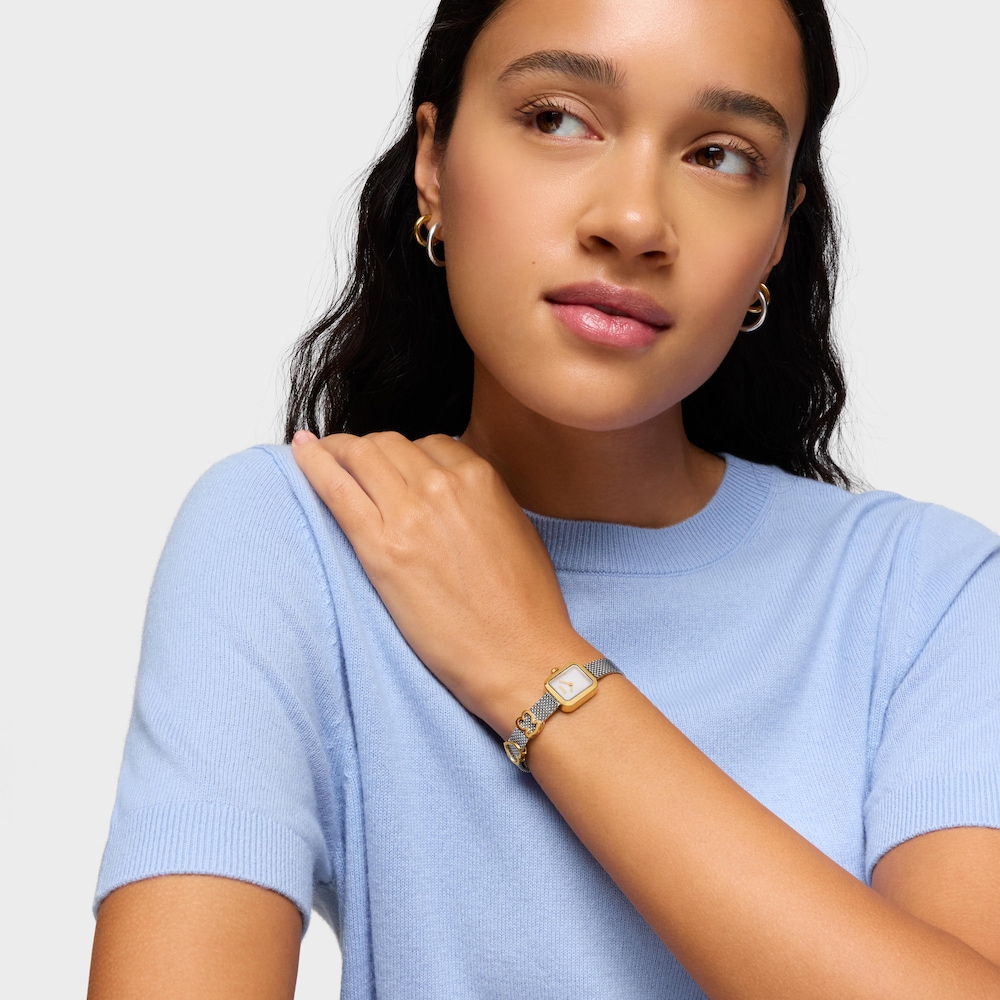 Reloj anal&oacute;gico con brazalete de acero con motivo, acero dorado y esfera de n&aacute;car ICON TIME CHARMS